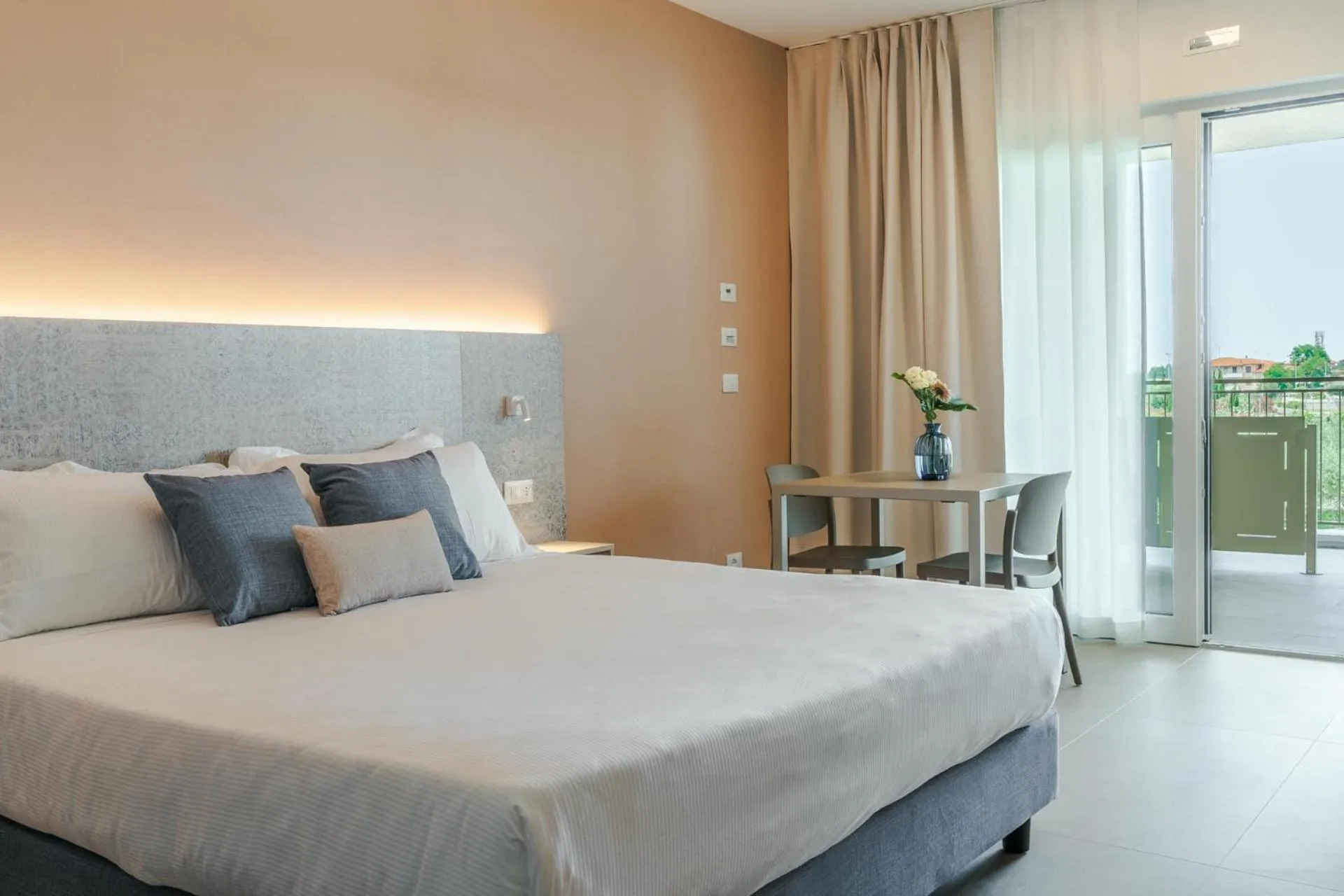 Bedroom, Bed in Vada Village