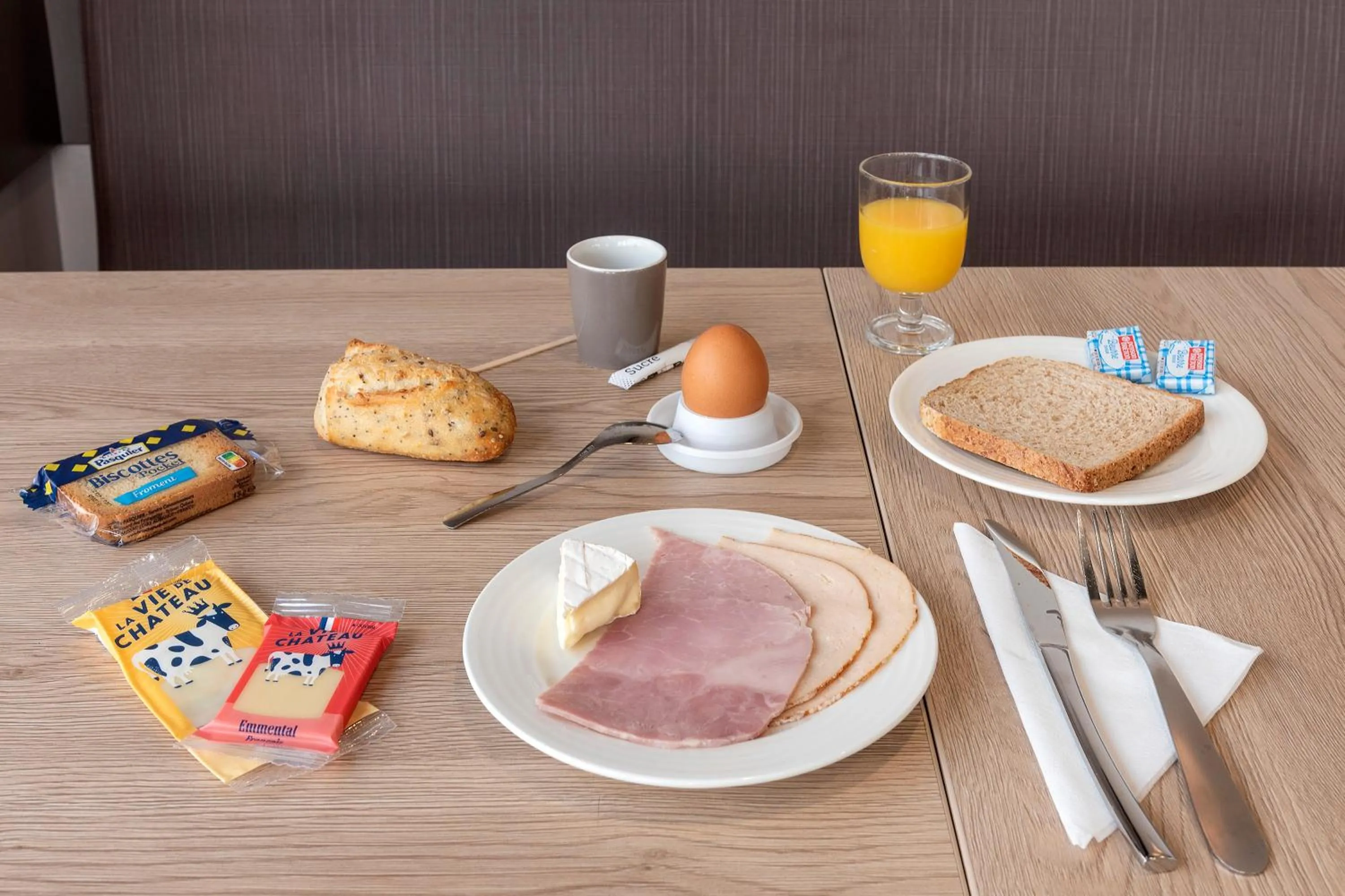 Breakfast in Ace Hôtel Paris Sud Villabe