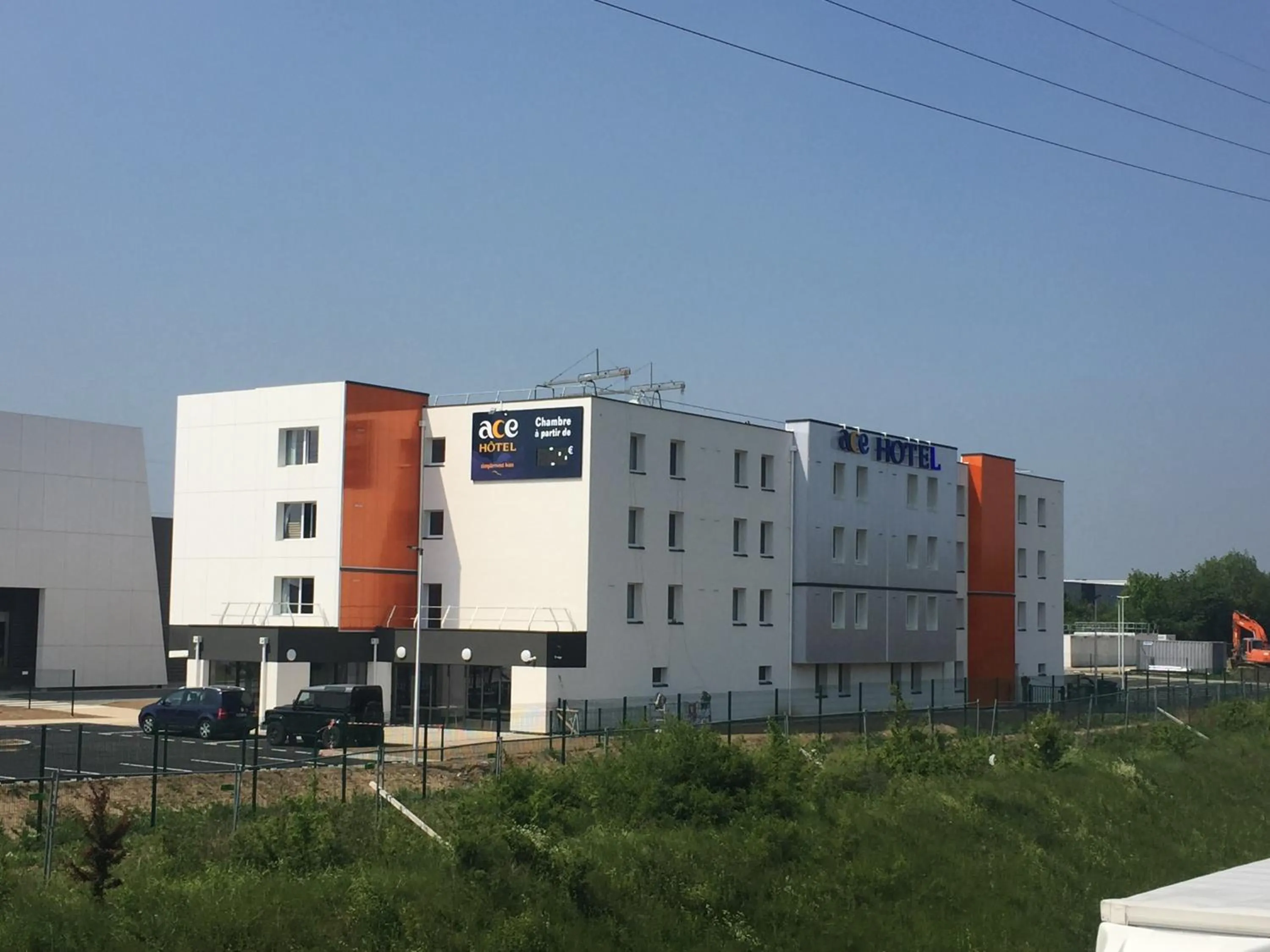 Property building in Ace Hôtel Paris Sud Villabe