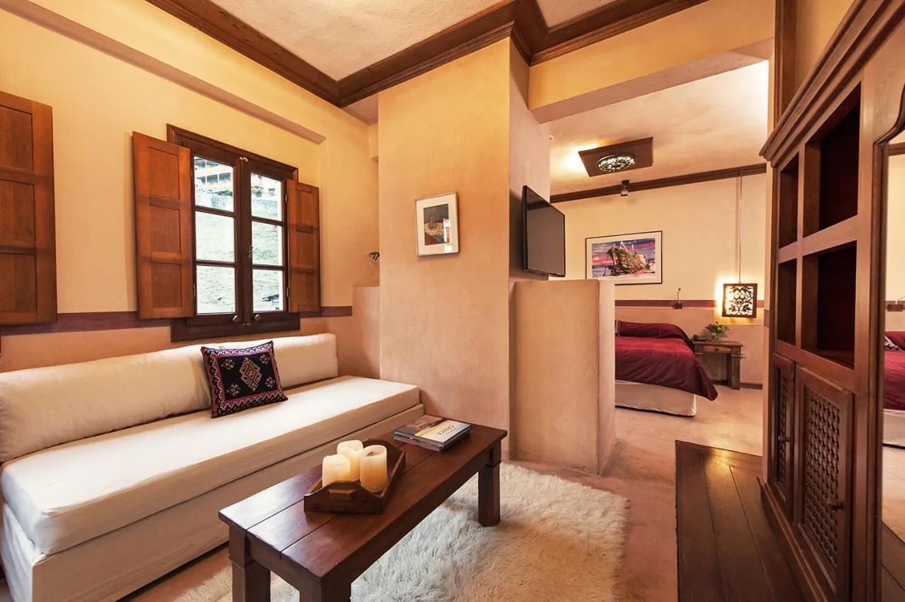 Bed in Katogi Averoff Hotel & Winery