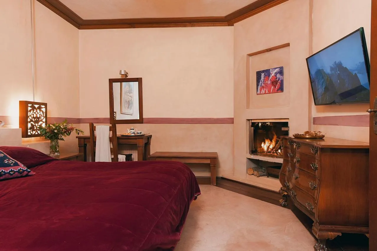 Bed in Katogi Averoff Hotel & Winery