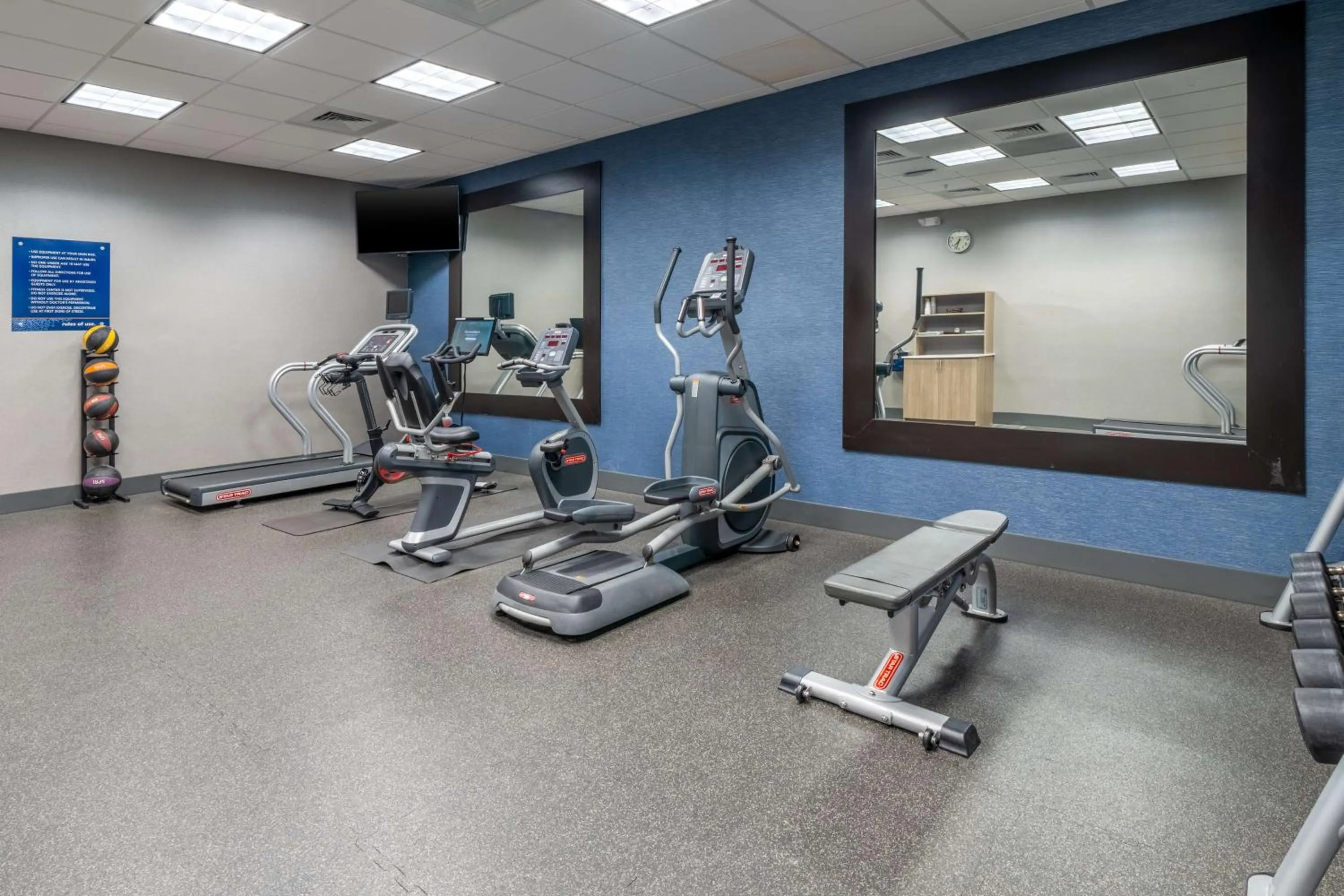 Fitness centre/facilities in Hampton Inn Dahlgren