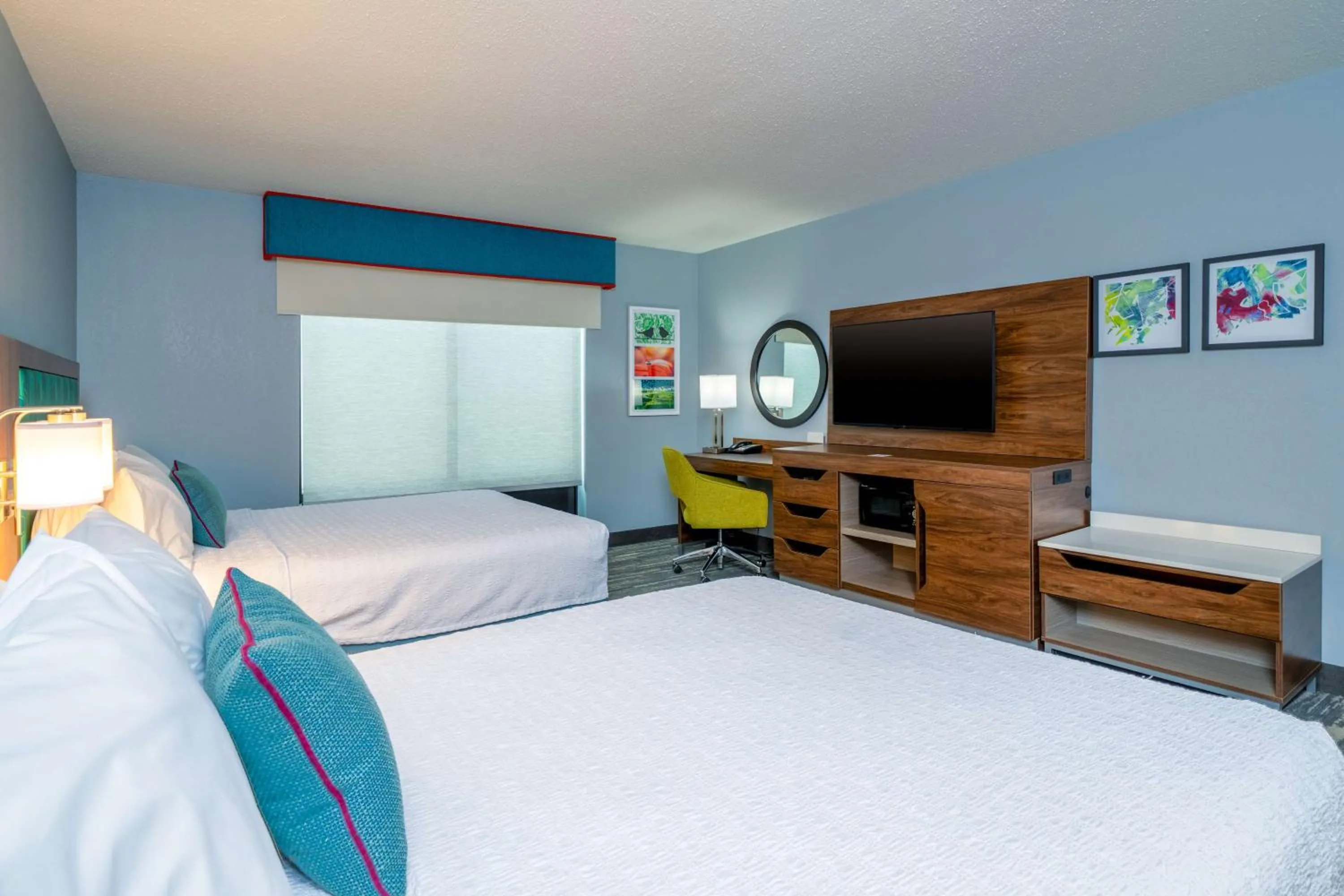 Bed in Hampton Inn Dahlgren