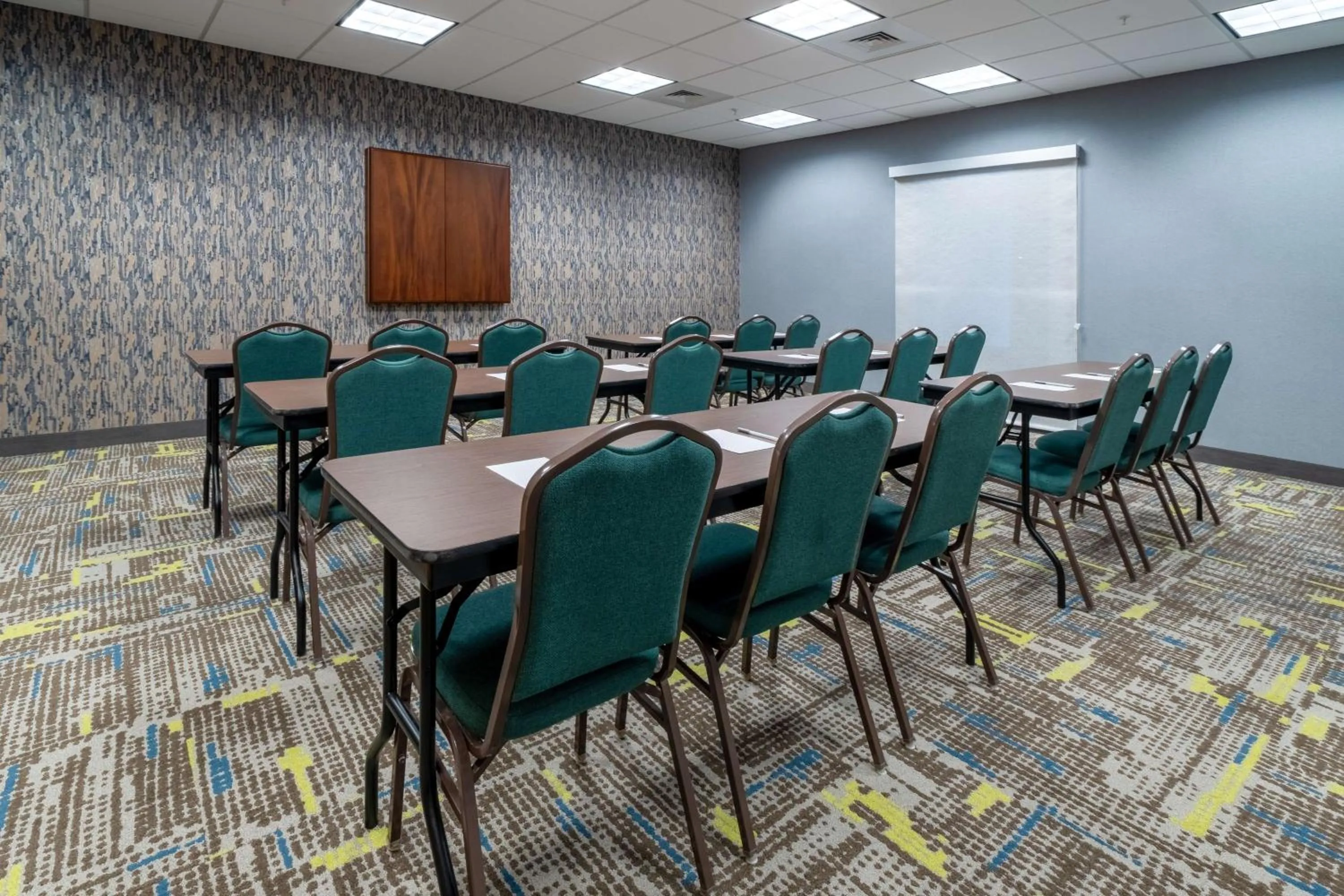 Meeting/conference room in Hampton Inn Dahlgren