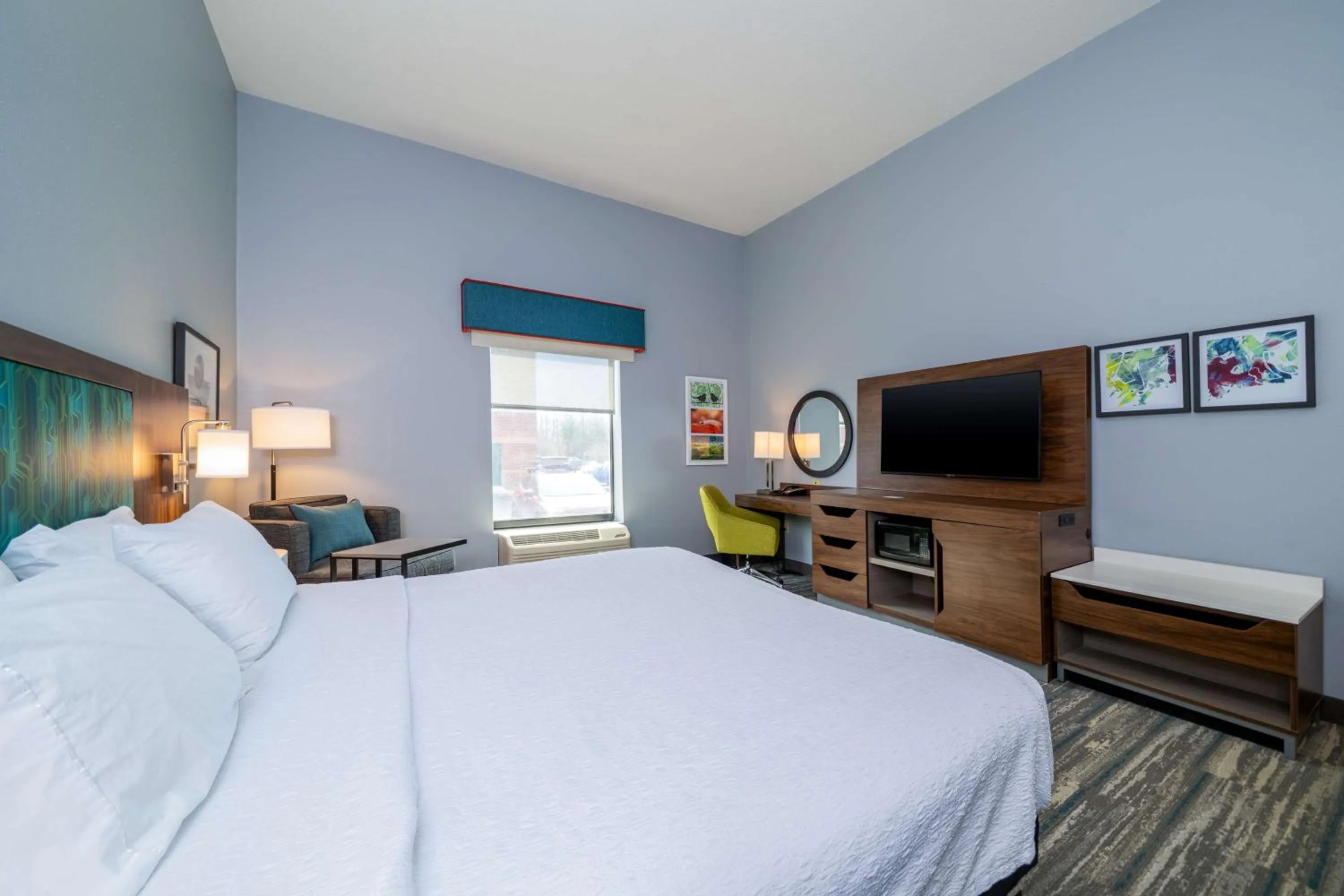 Bed in Hampton Inn Dahlgren