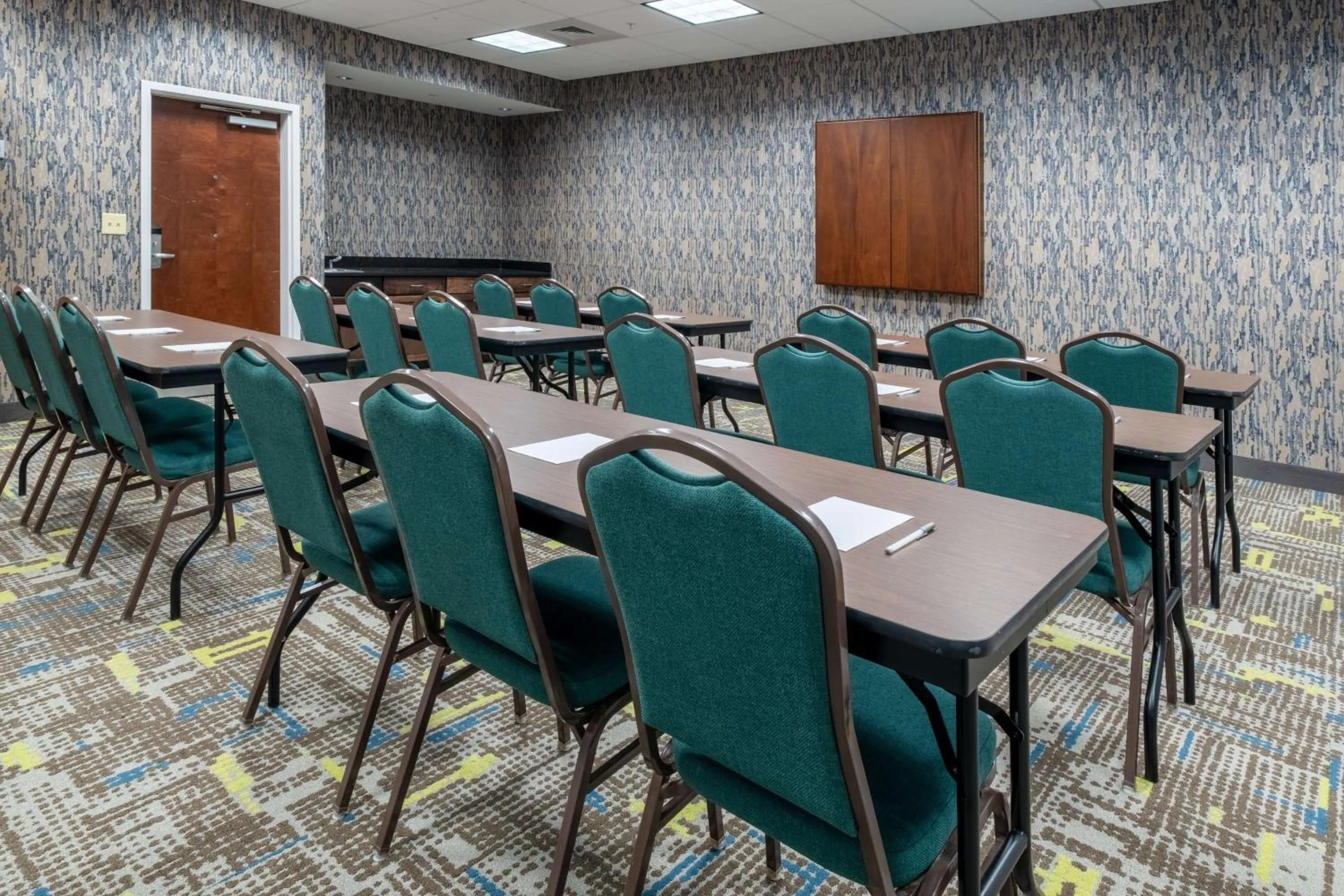Meeting/conference room in Hampton Inn Dahlgren