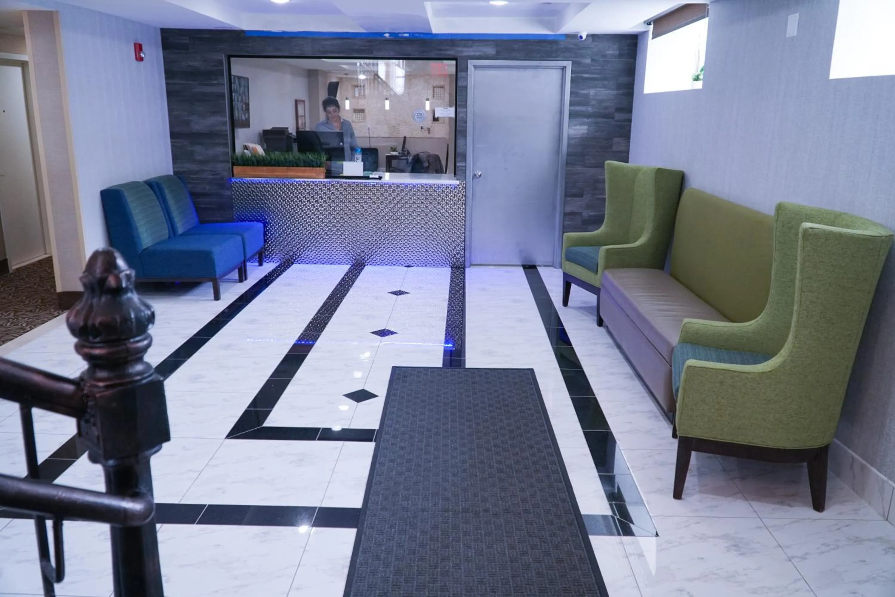 Lobby or reception in Hotel Mint JFK Airport