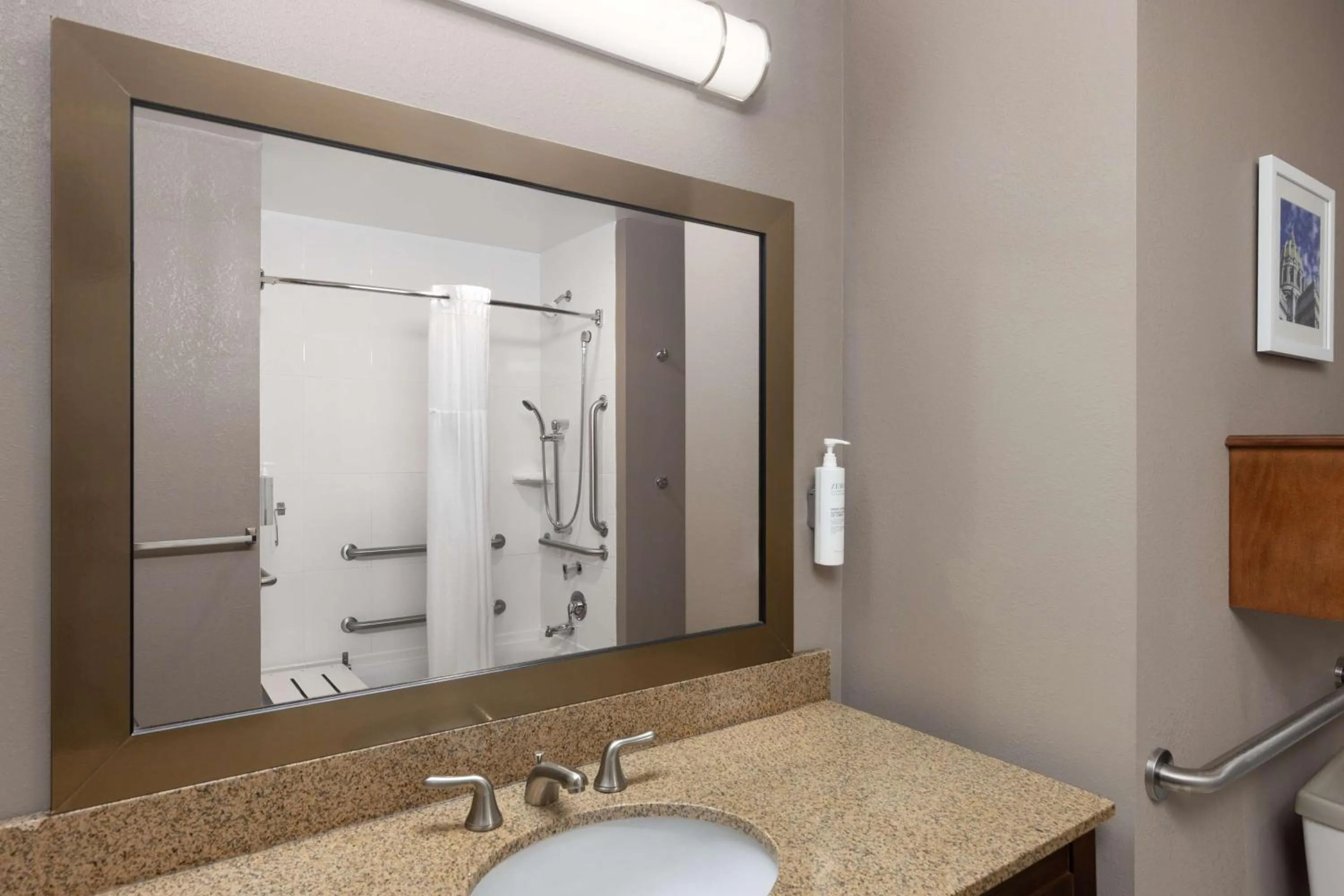 Bathroom in Hampton Inn & Suites Harrisburg