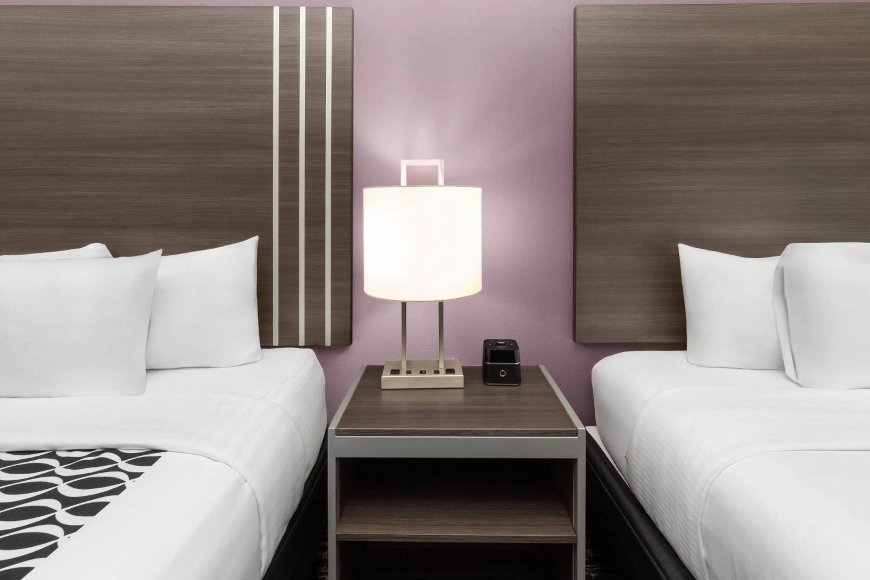 Photo of the whole room, Bed in La Quinta by Wyndham Boutte