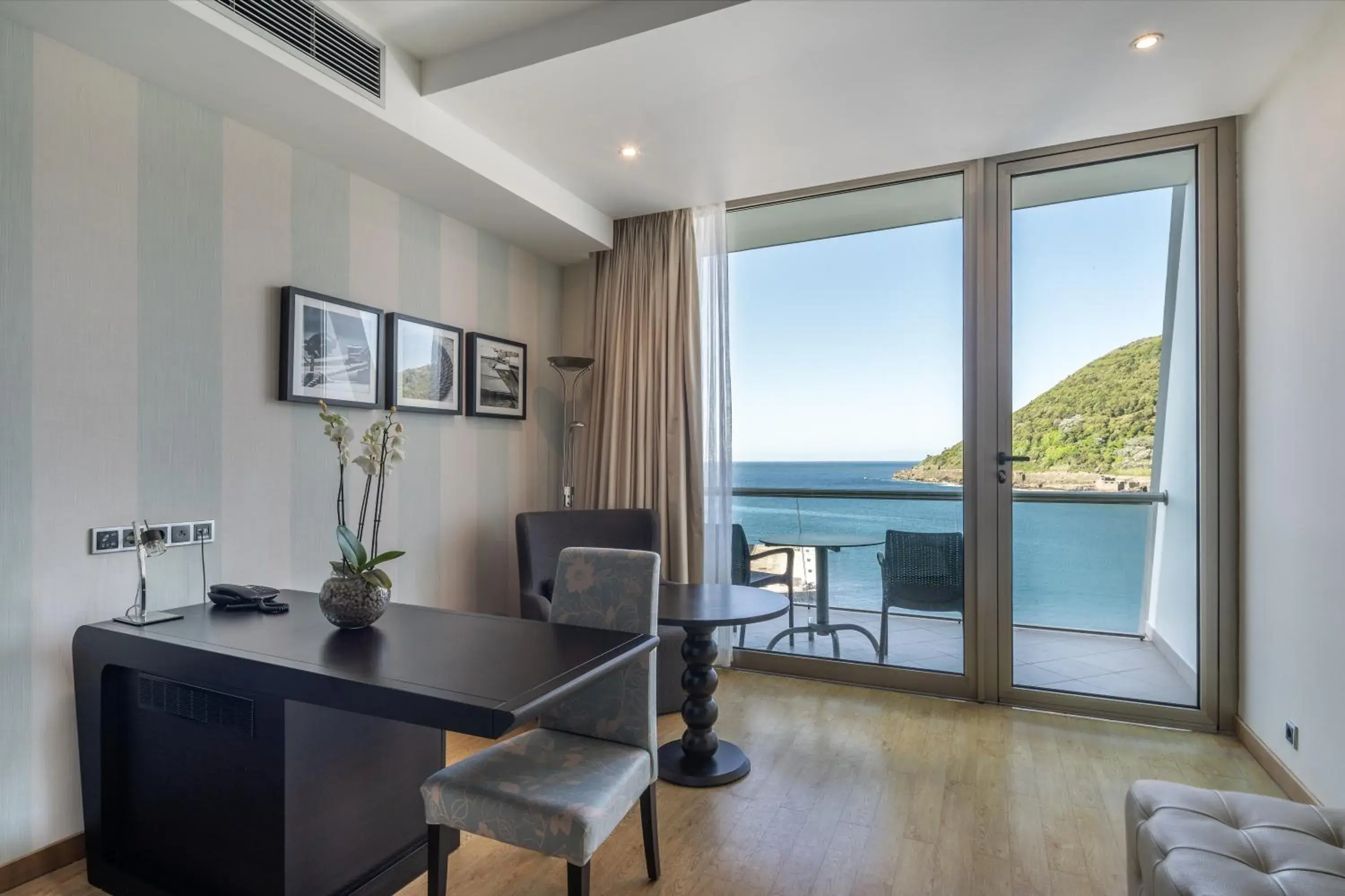 Studio with Kitchenette in Angra Marina Hotel Studio with Kitchenette in Angra Marina Hotel