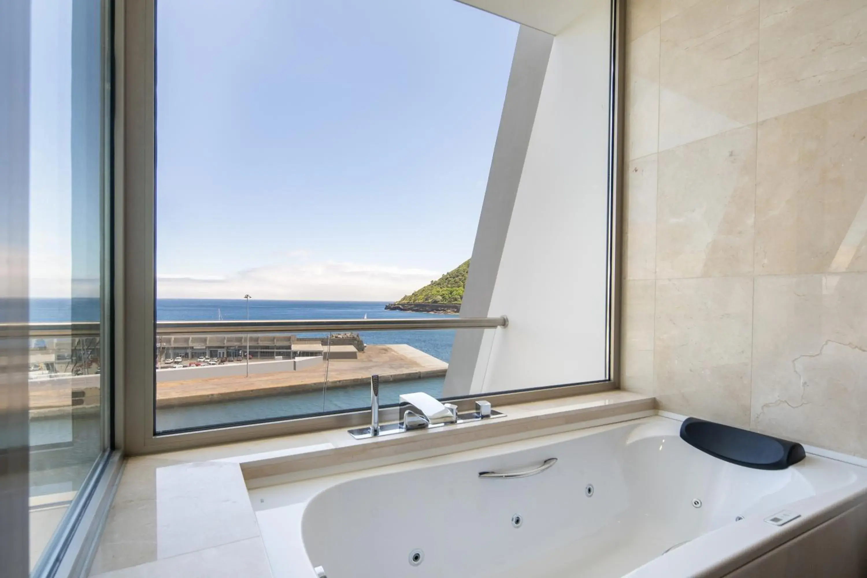 Deluxe Suite in Angra Marina Hotel Deluxe Suite in Angra Marina Hotel