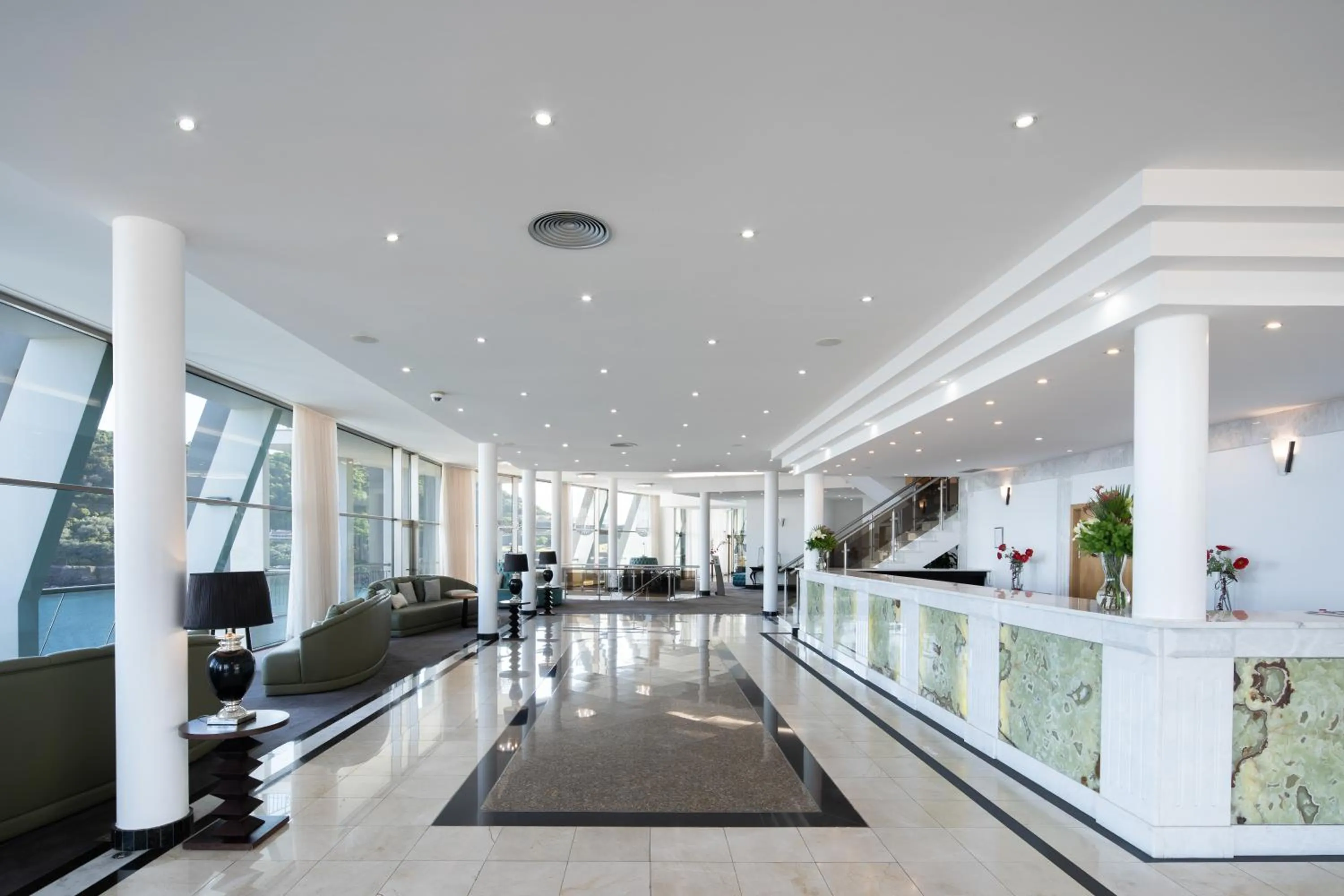 Living room in Angra Marina Hotel