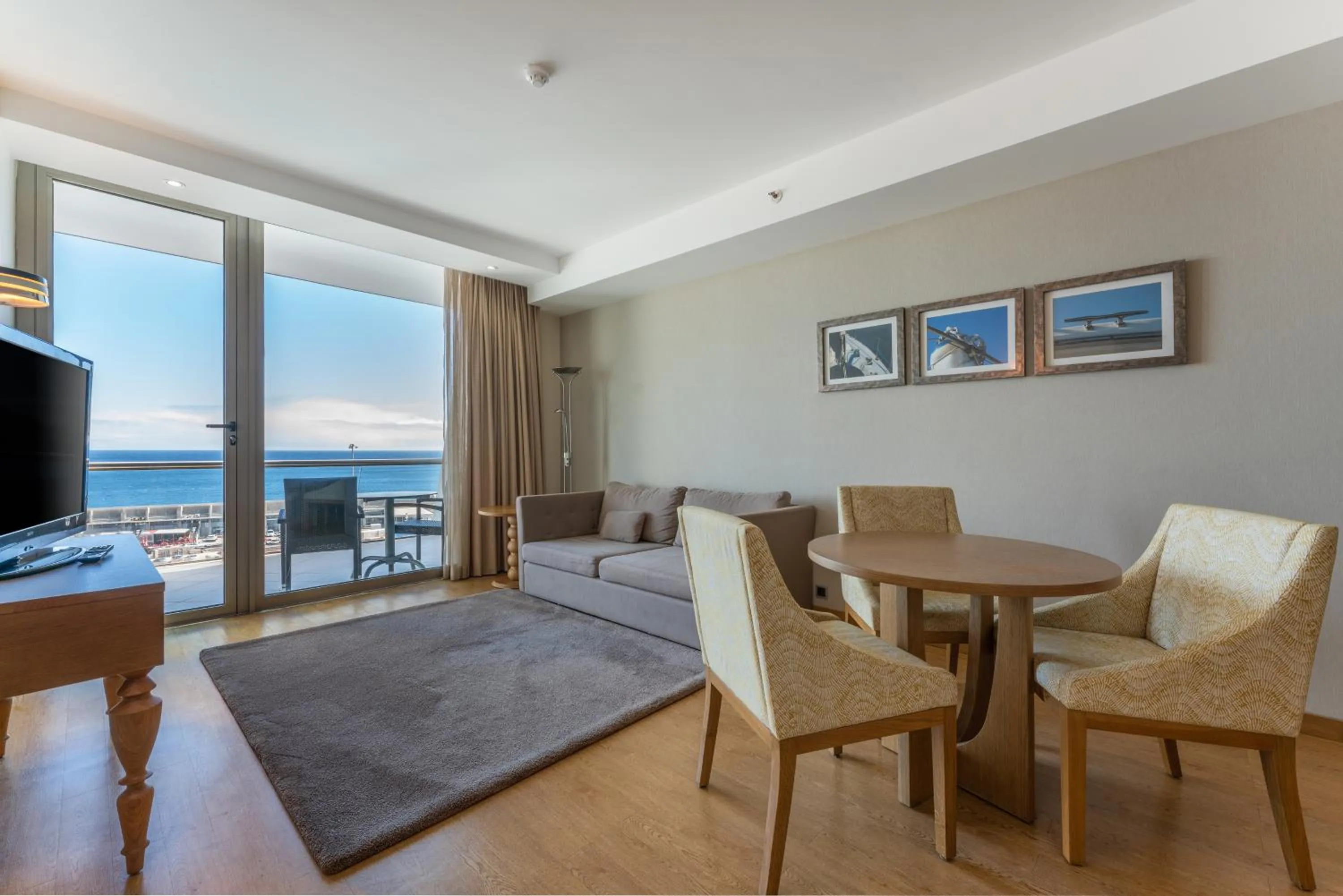 Photo of the whole room in Angra Marina Hotel