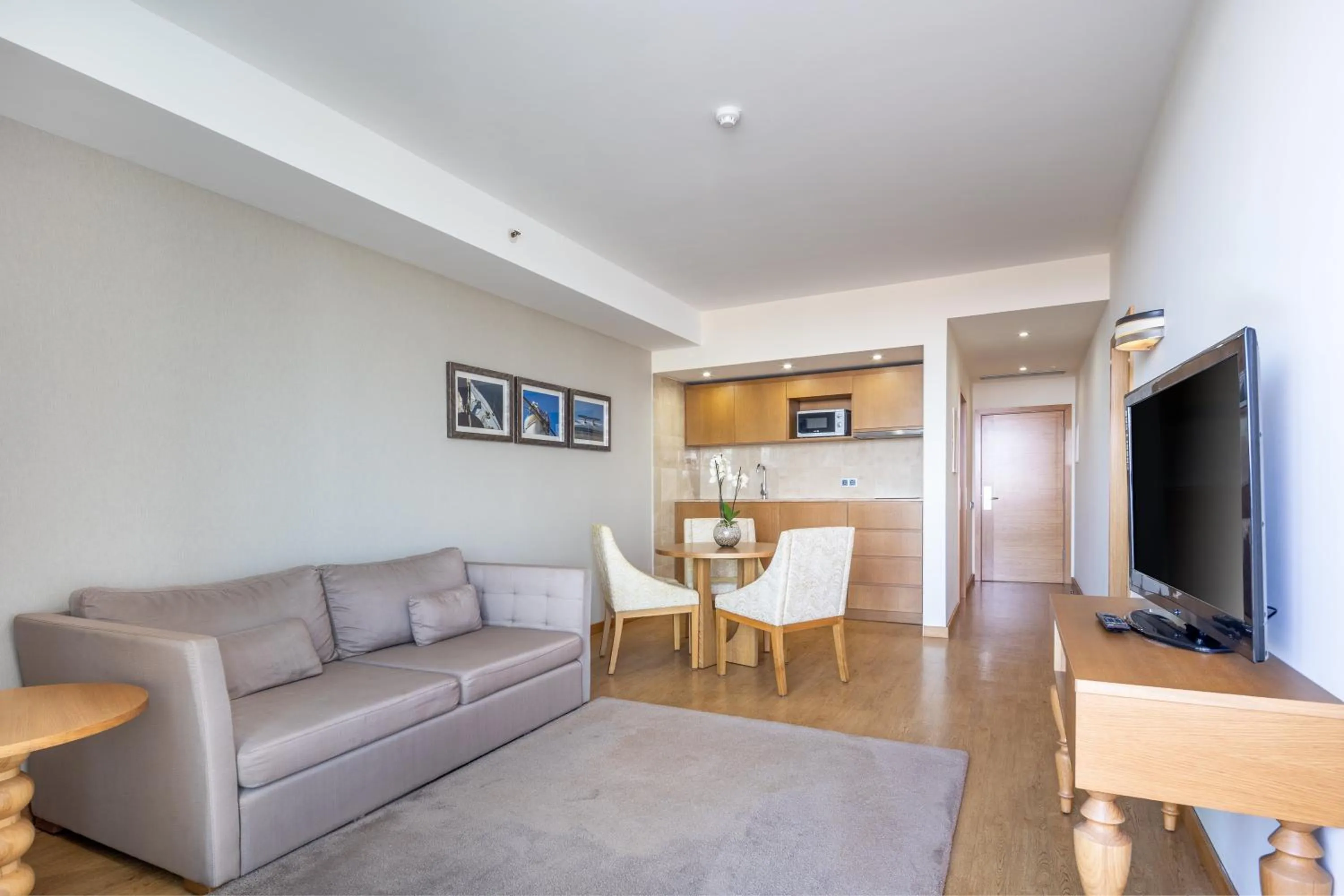 Living room in Angra Marina Hotel