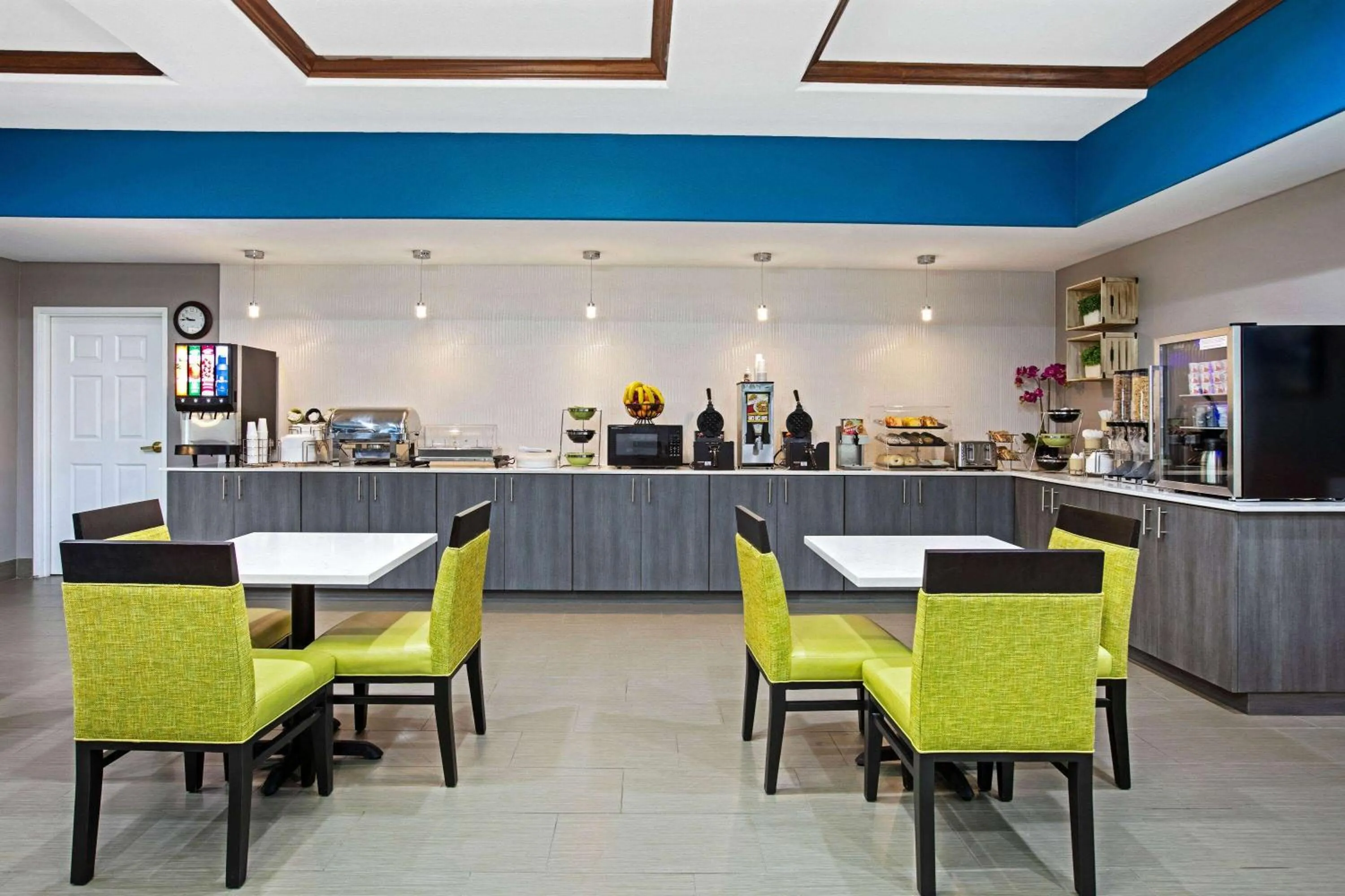 Breakfast in La Quinta by Wyndham Sulphur Springs