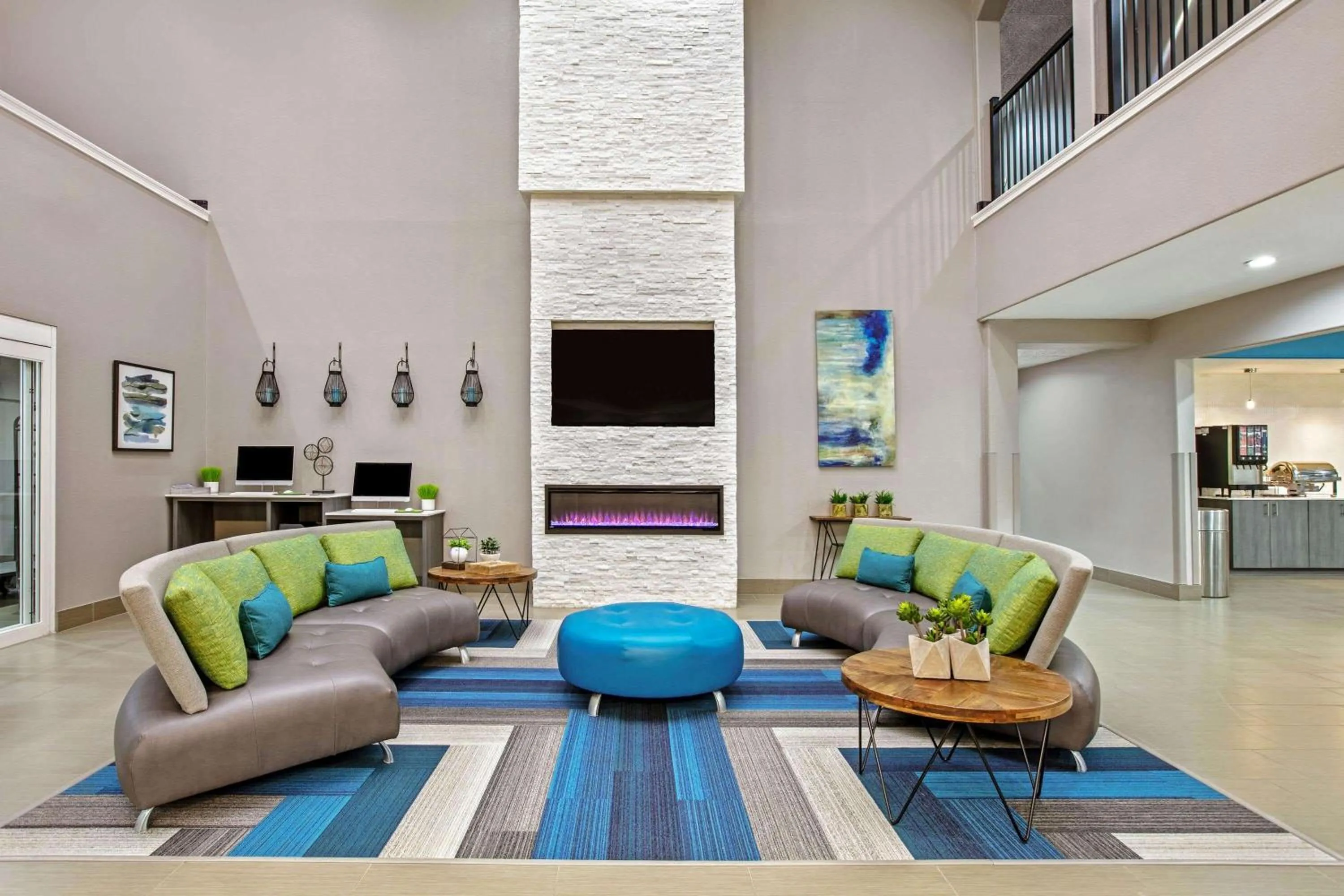 Lobby or reception in La Quinta by Wyndham Sulphur Springs