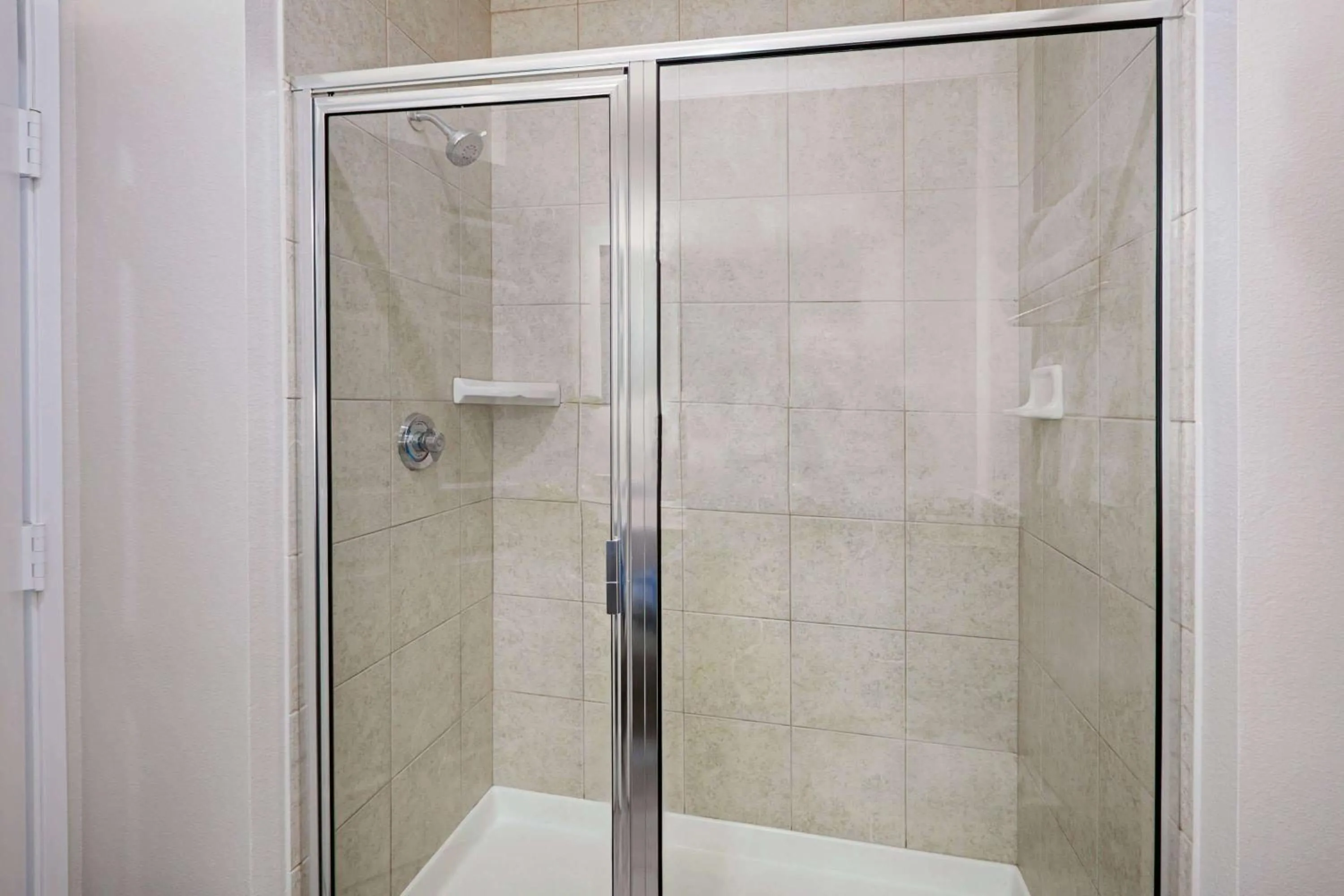 Bathroom in La Quinta by Wyndham Sulphur Springs