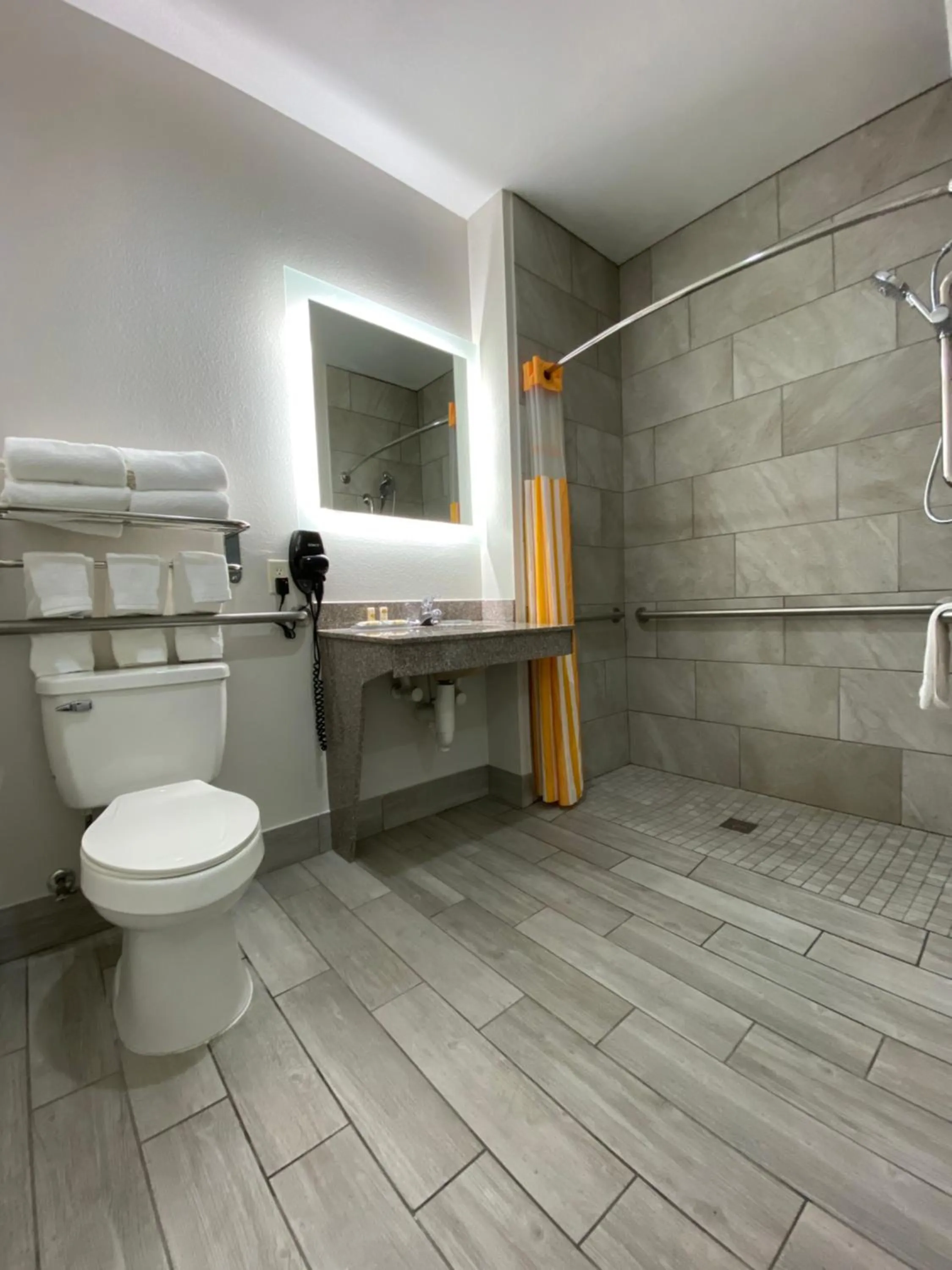 La Quinta by Wyndham Sulphur Springs