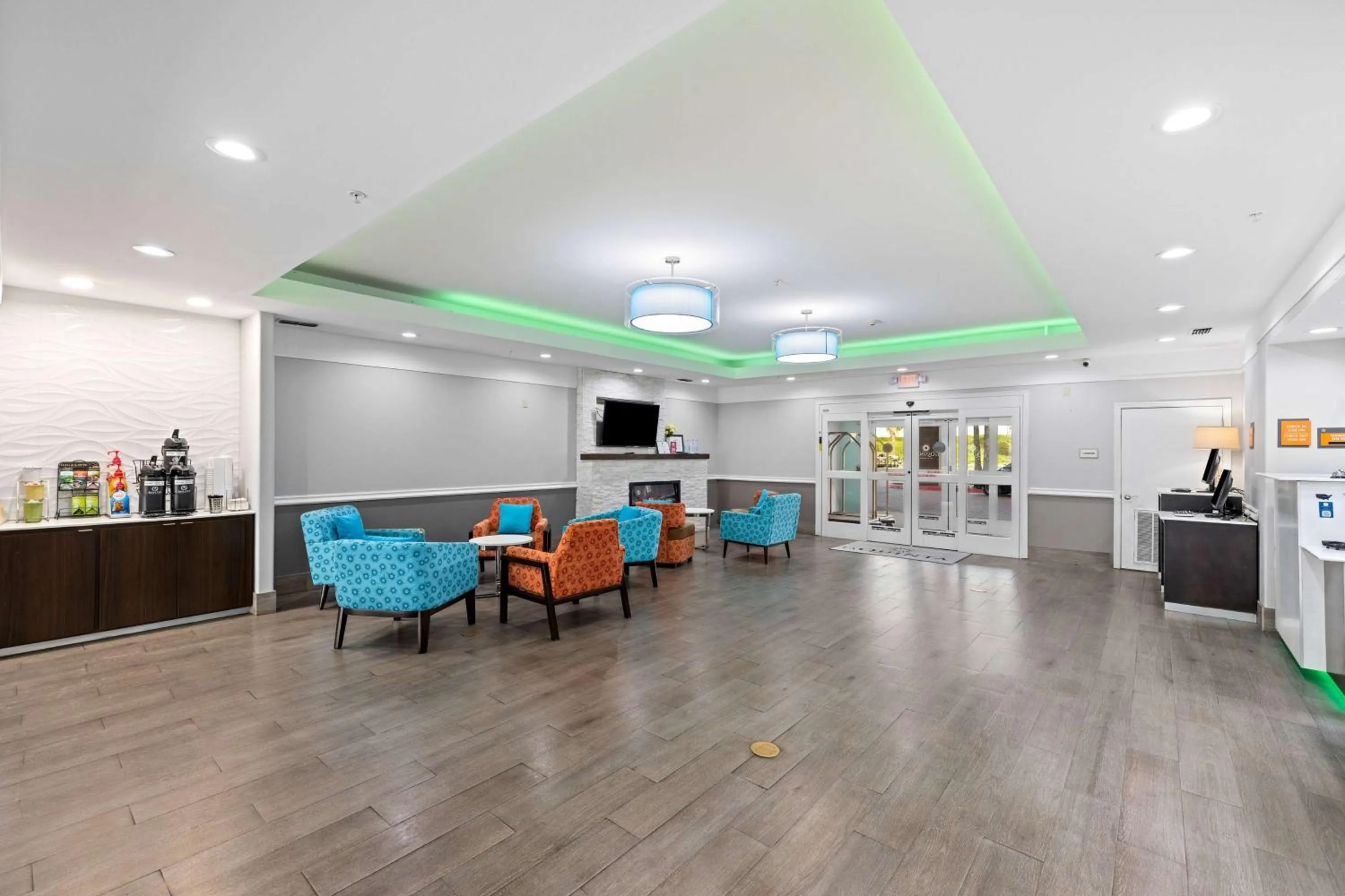 Lobby or reception in La Quinta Inn Suites by Wyndham Raymondville Harlingen