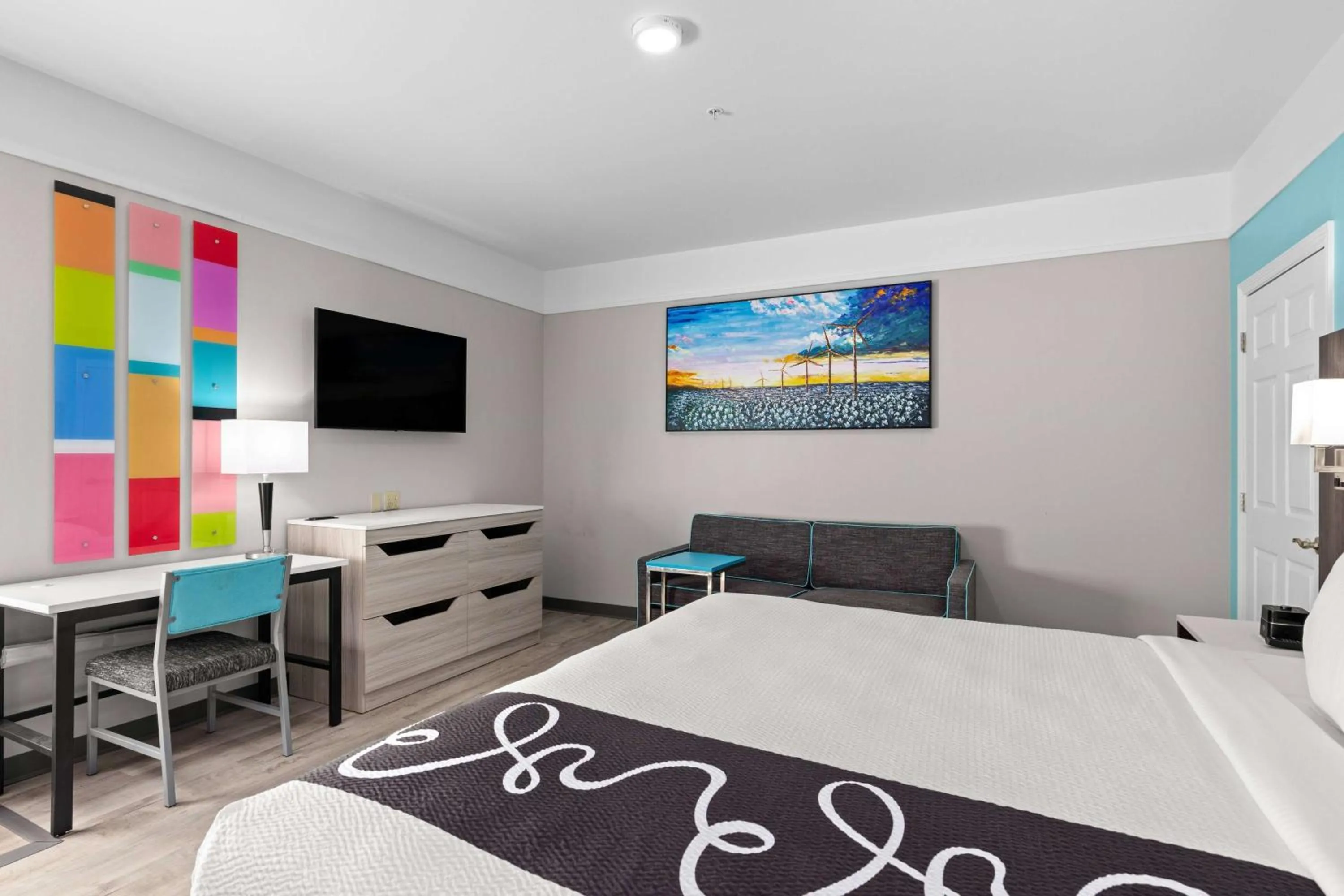 Photo of the whole room in La Quinta Inn Suites by Wyndham Raymondville Harlingen