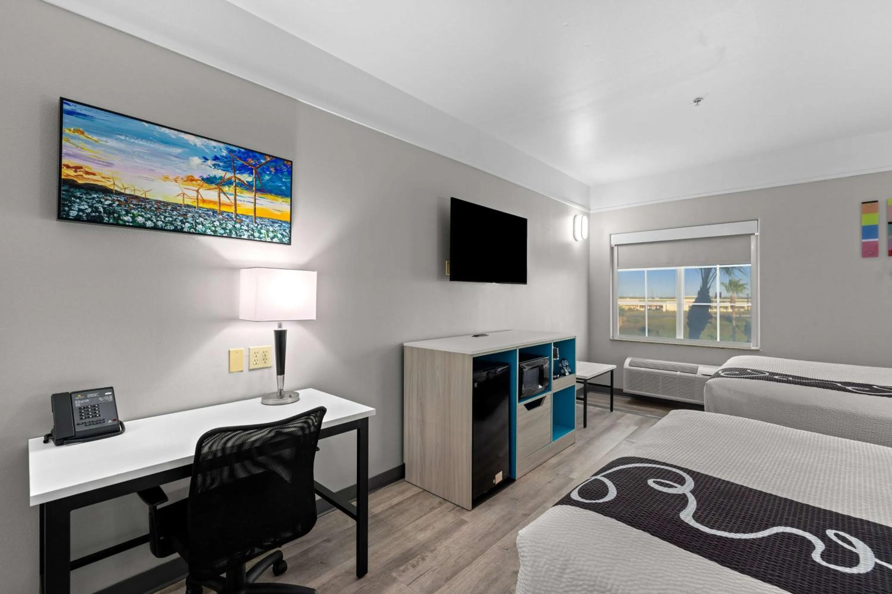 Photo of the whole room in La Quinta Inn Suites by Wyndham Raymondville Harlingen