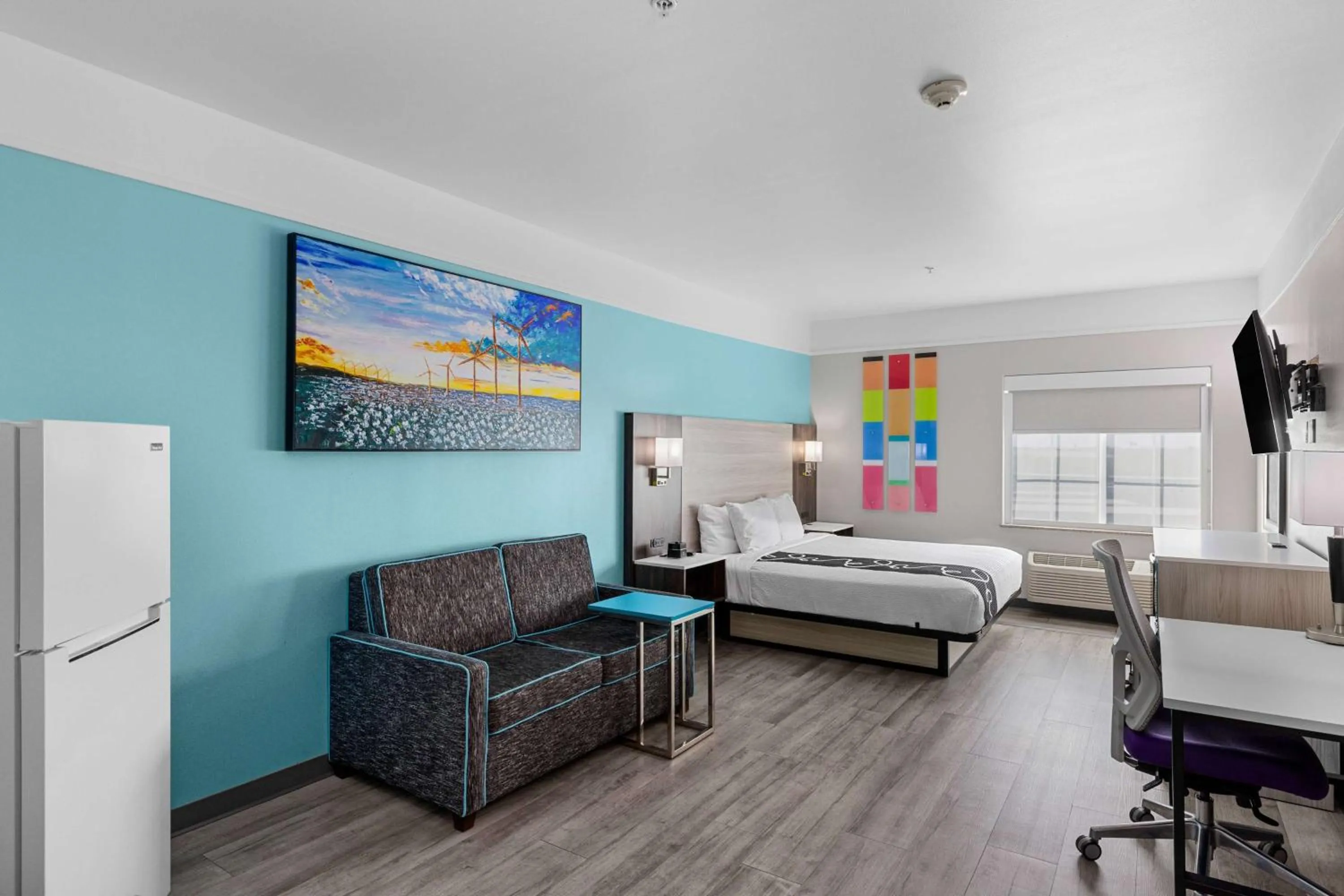 Photo of the whole room in La Quinta Inn Suites by Wyndham Raymondville Harlingen