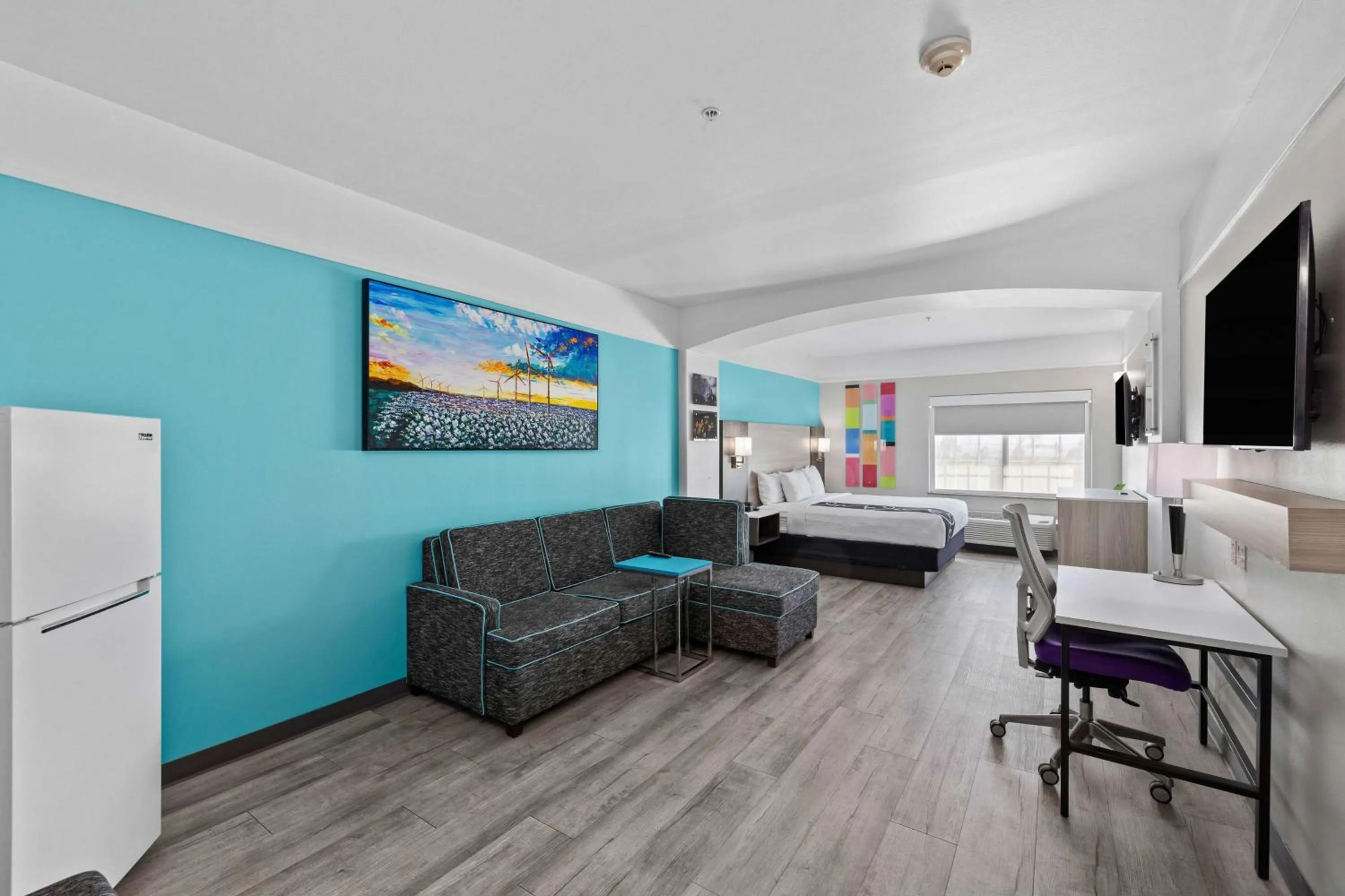 Photo of the whole room in La Quinta Inn Suites by Wyndham Raymondville Harlingen