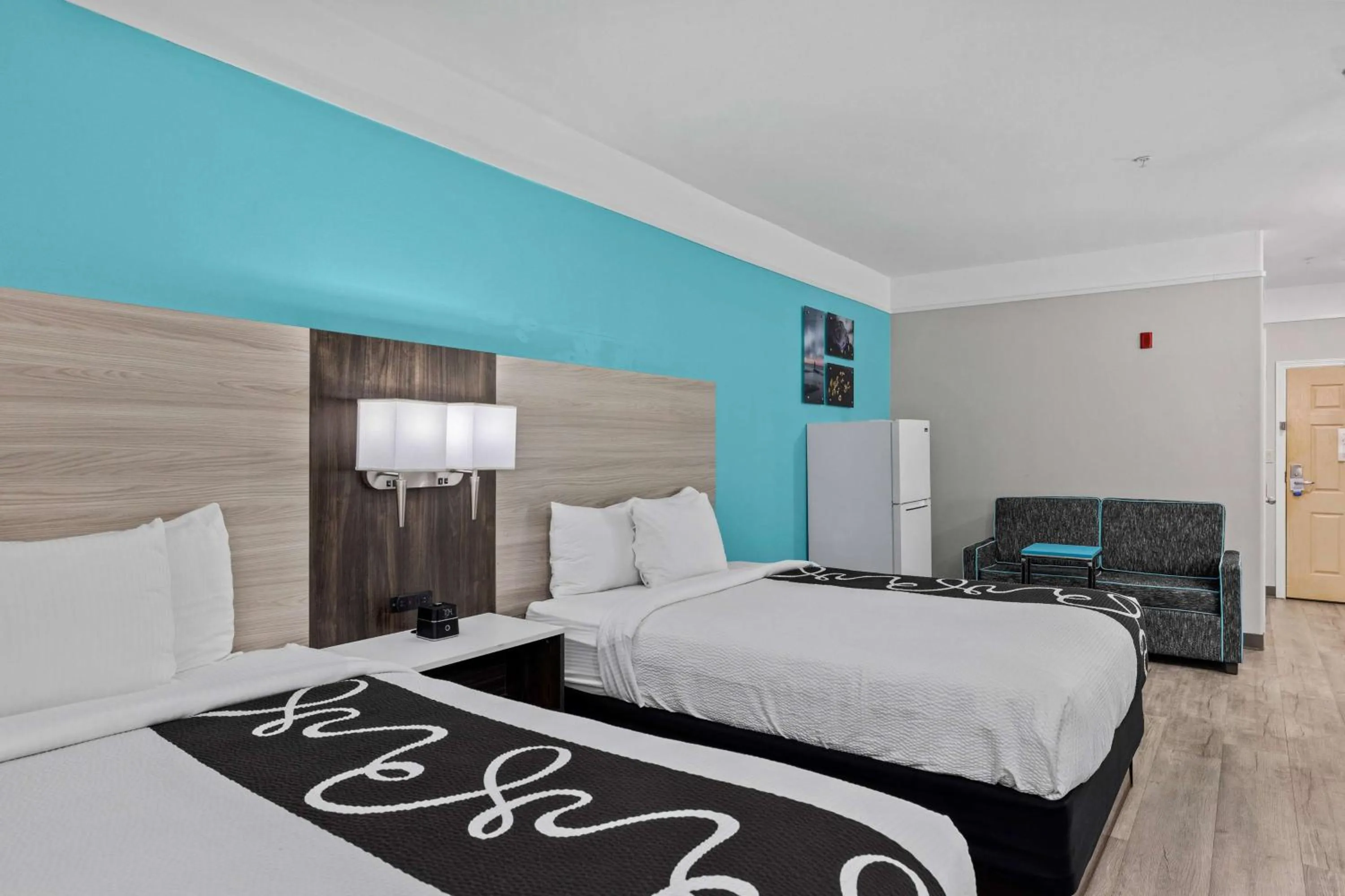 Photo of the whole room in La Quinta Inn Suites by Wyndham Raymondville Harlingen