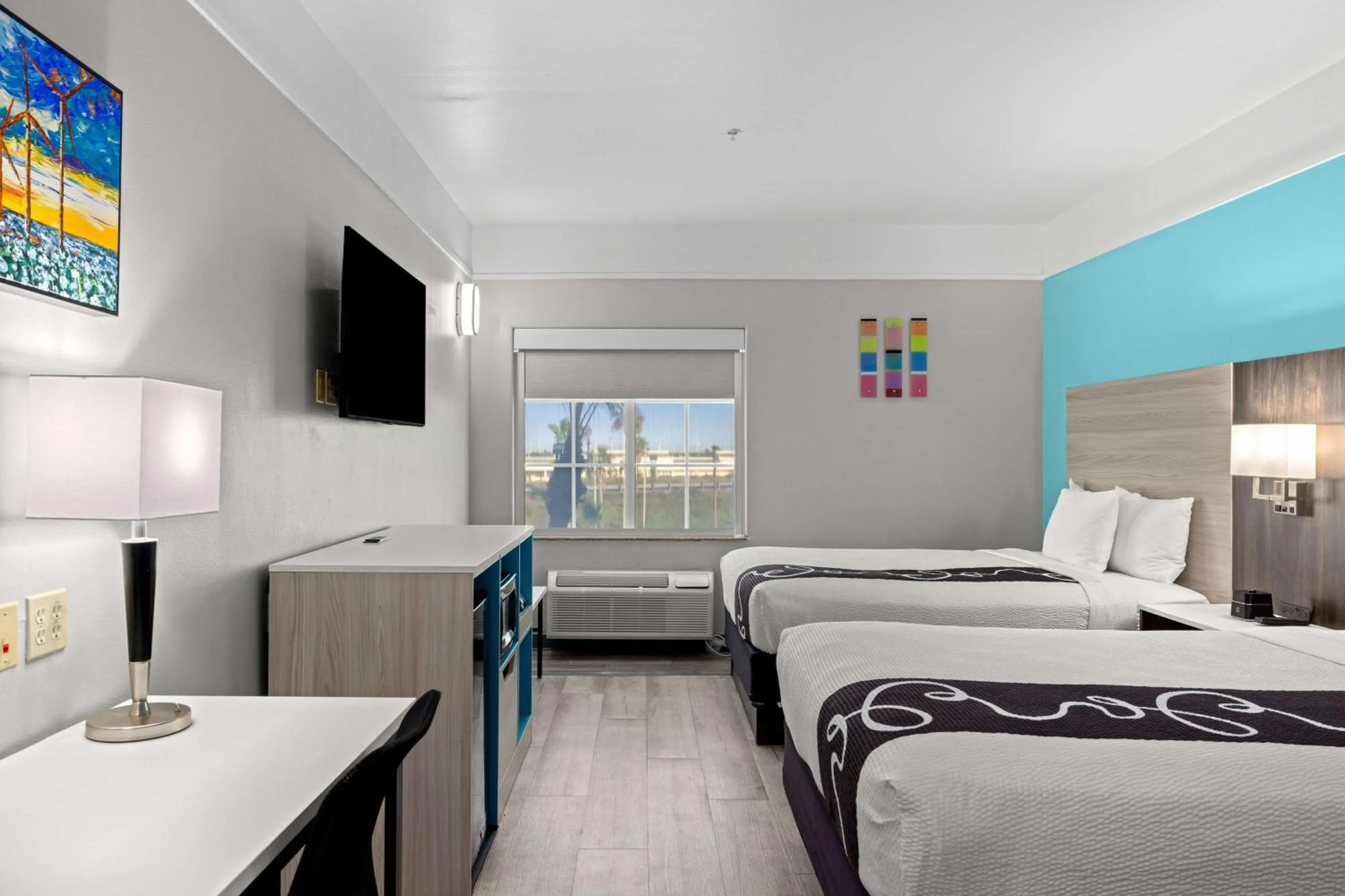 Photo of the whole room in La Quinta Inn Suites by Wyndham Raymondville Harlingen