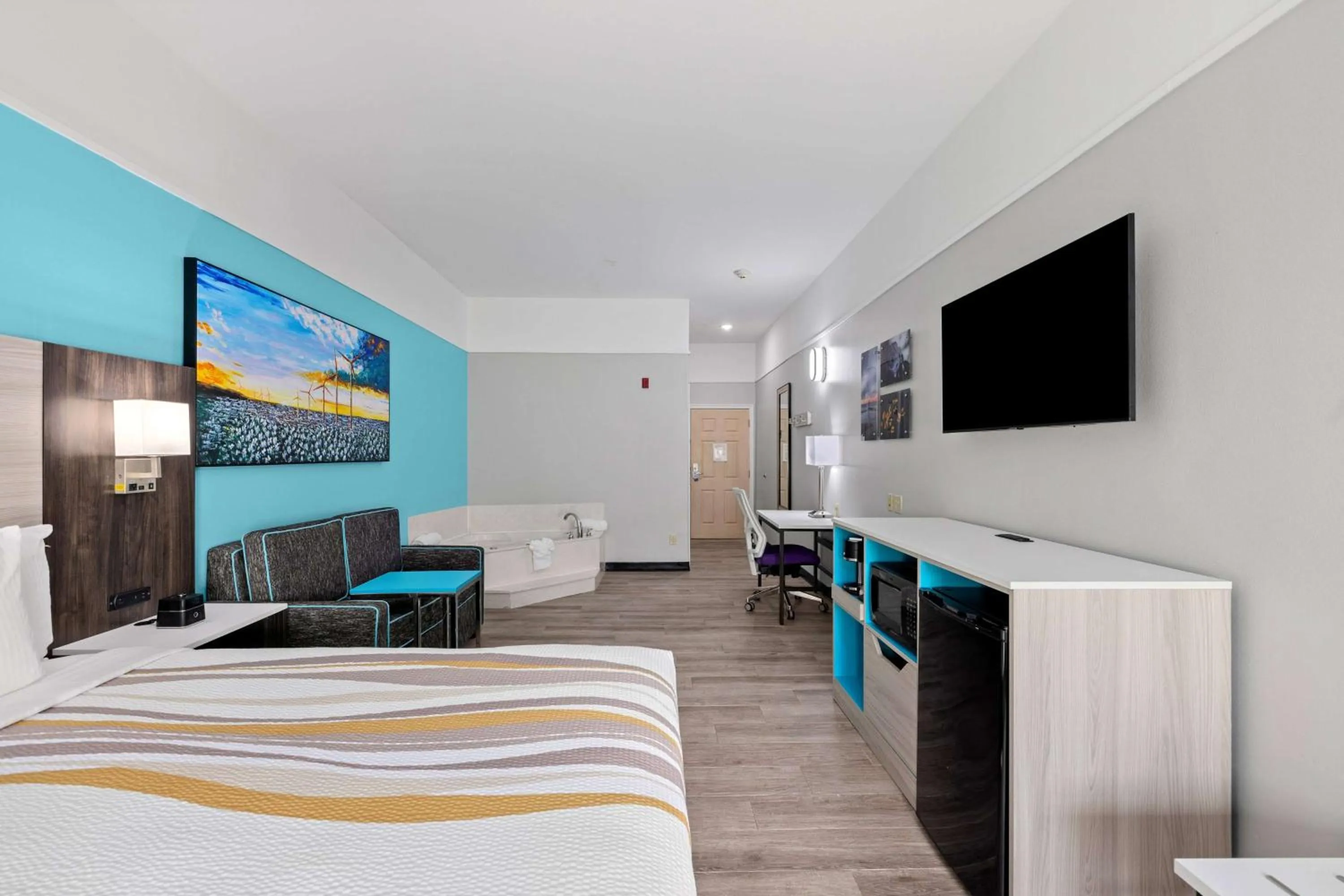 Photo of the whole room in La Quinta Inn Suites by Wyndham Raymondville Harlingen