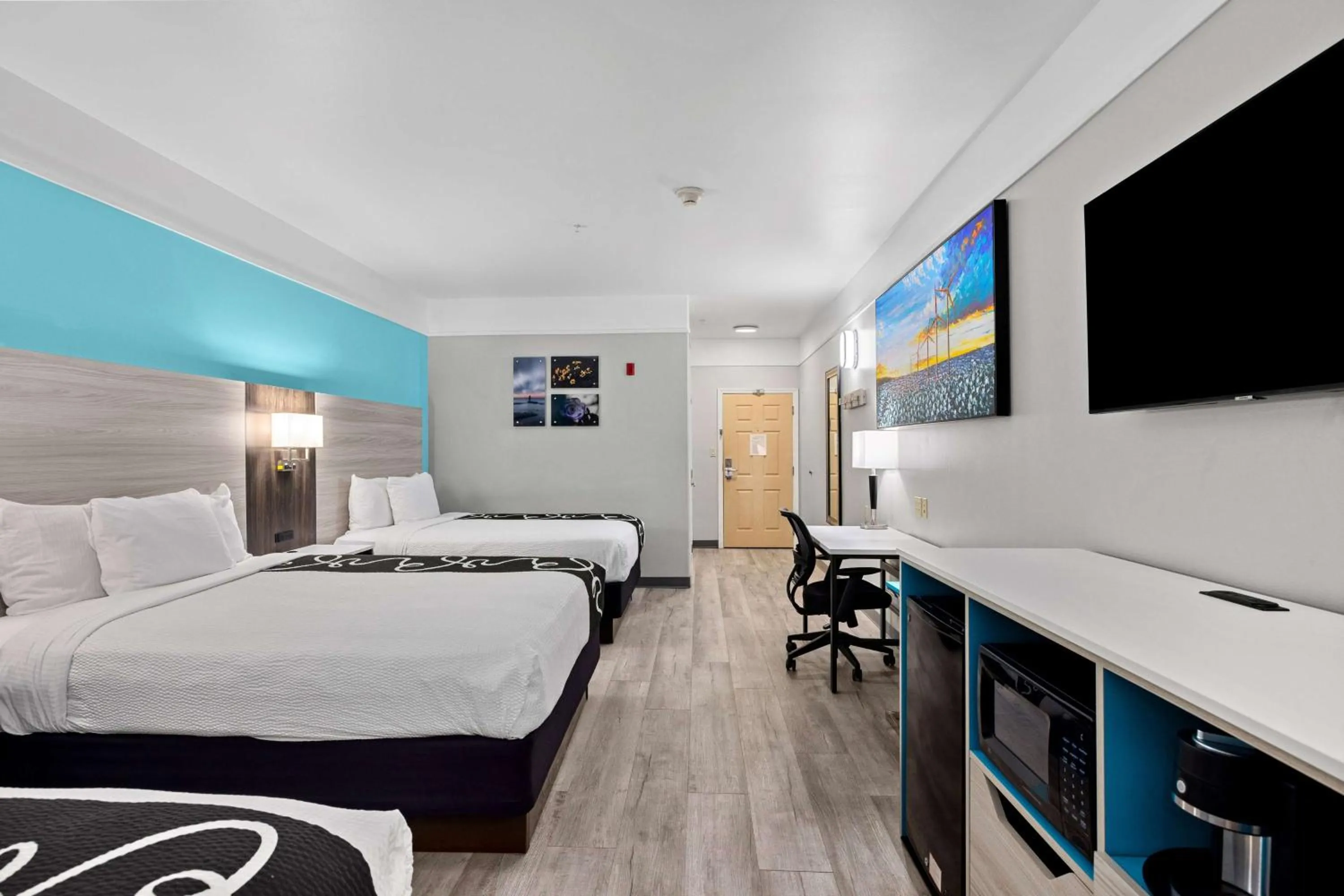 Photo of the whole room in La Quinta Inn Suites by Wyndham Raymondville Harlingen