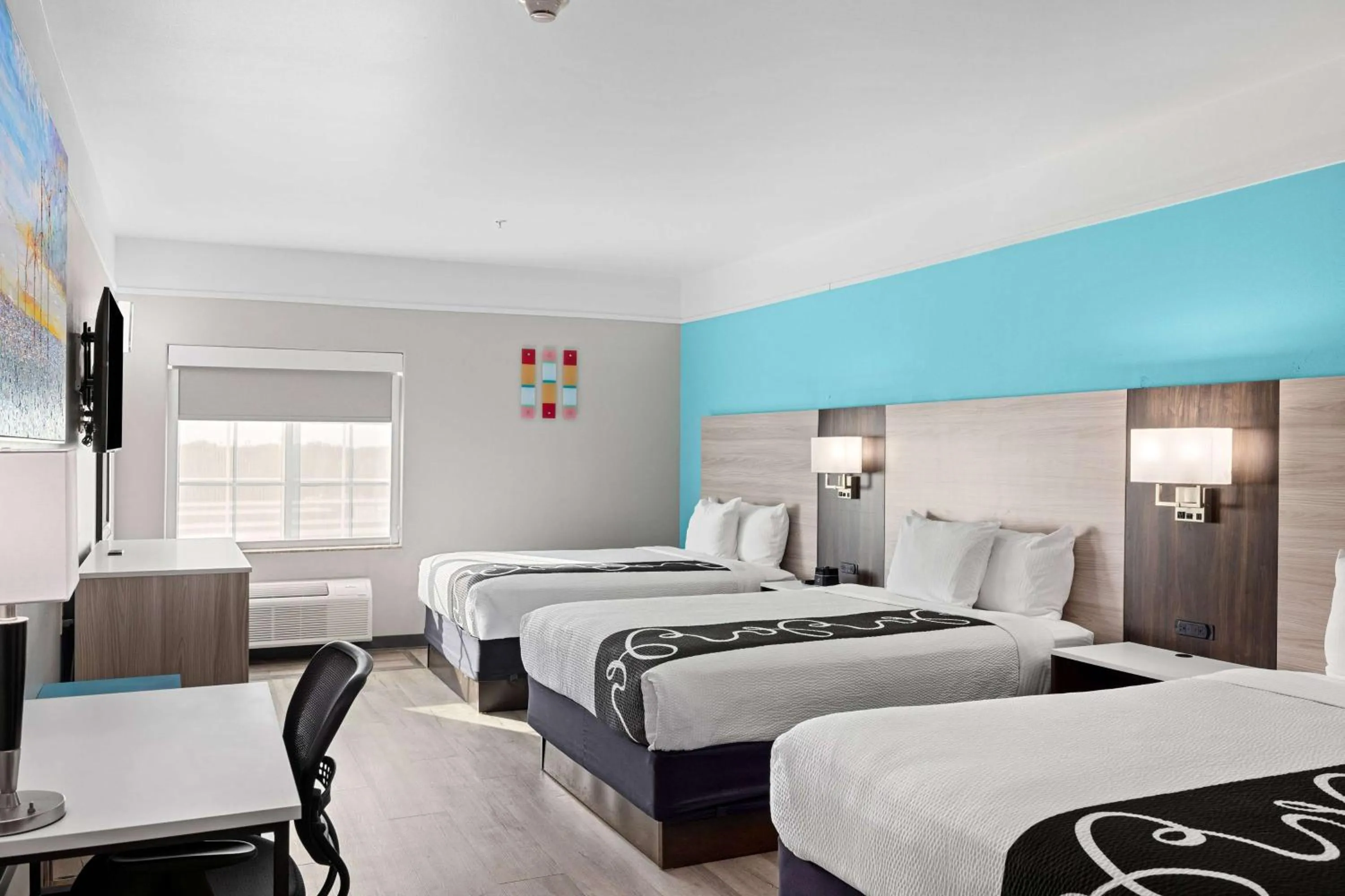 Photo of the whole room in La Quinta Inn Suites by Wyndham Raymondville Harlingen