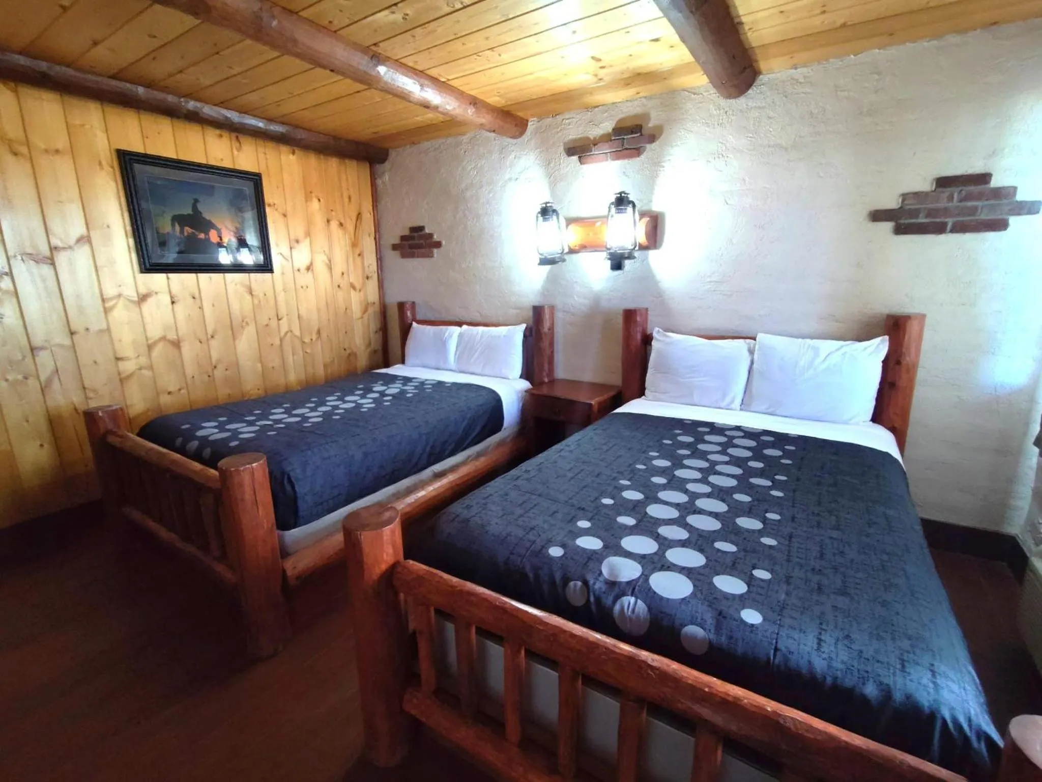 Bed in Grand Canyon Inn and Motel - South Rim Entrance