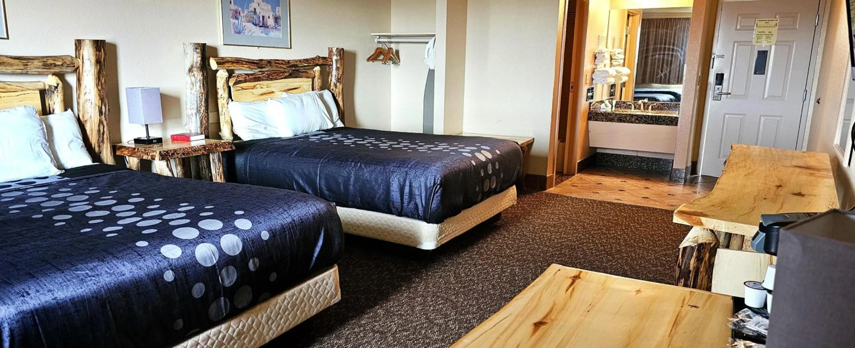 Bed in Grand Canyon Inn and Motel - South Rim Entrance