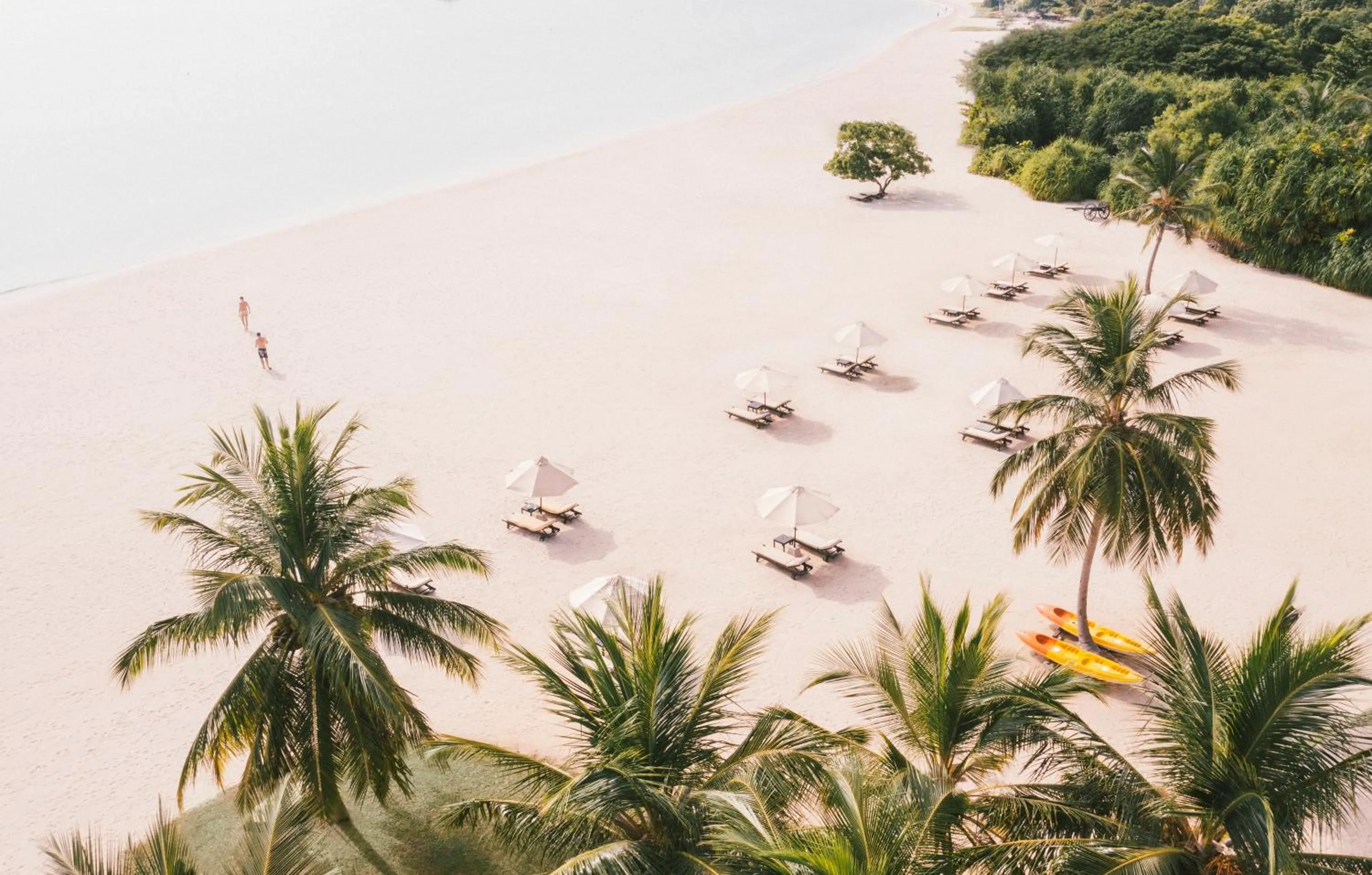 Beach in Uga Bay - Pasikuda