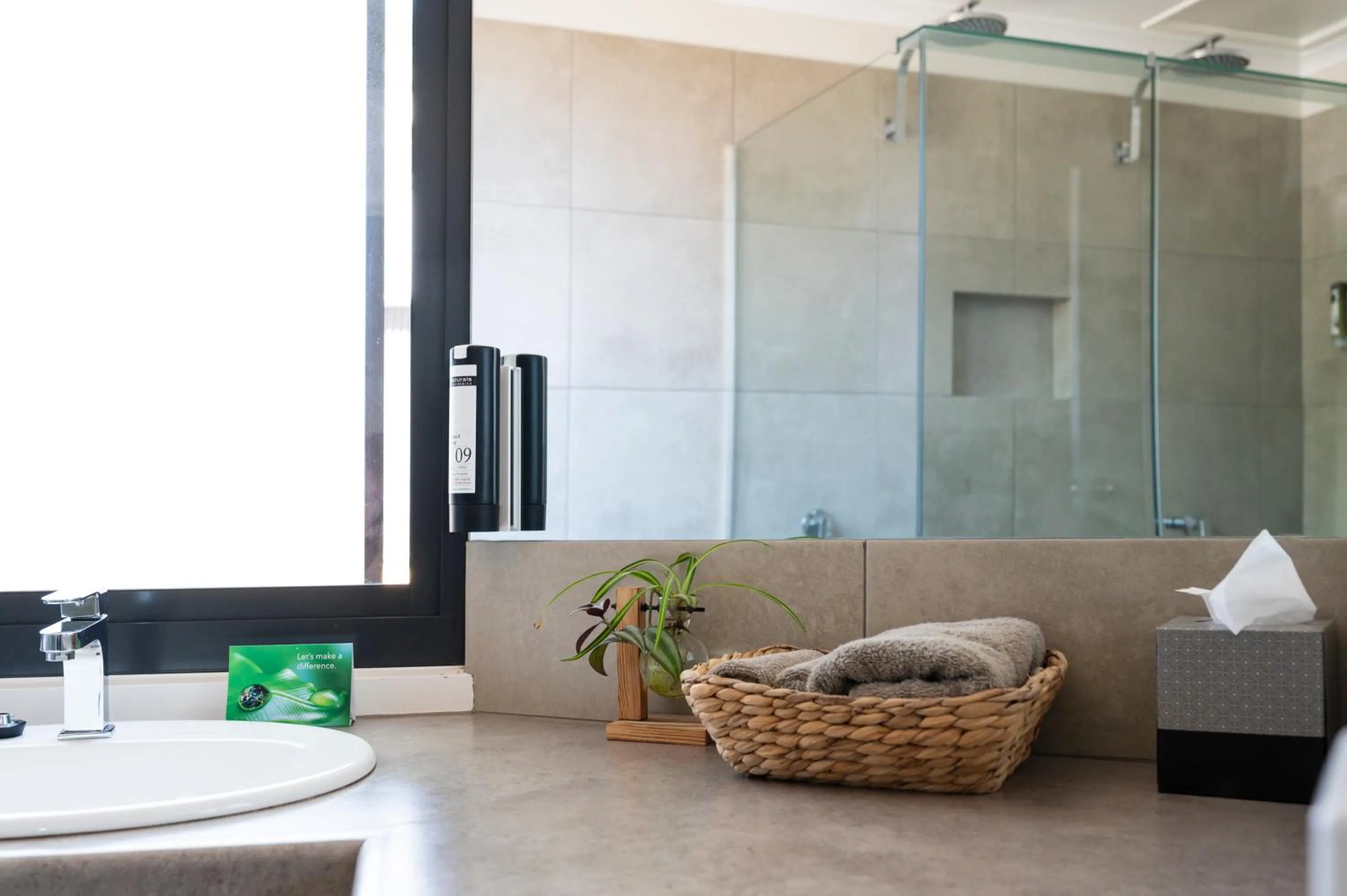 Bathroom in Central Deborah Motel