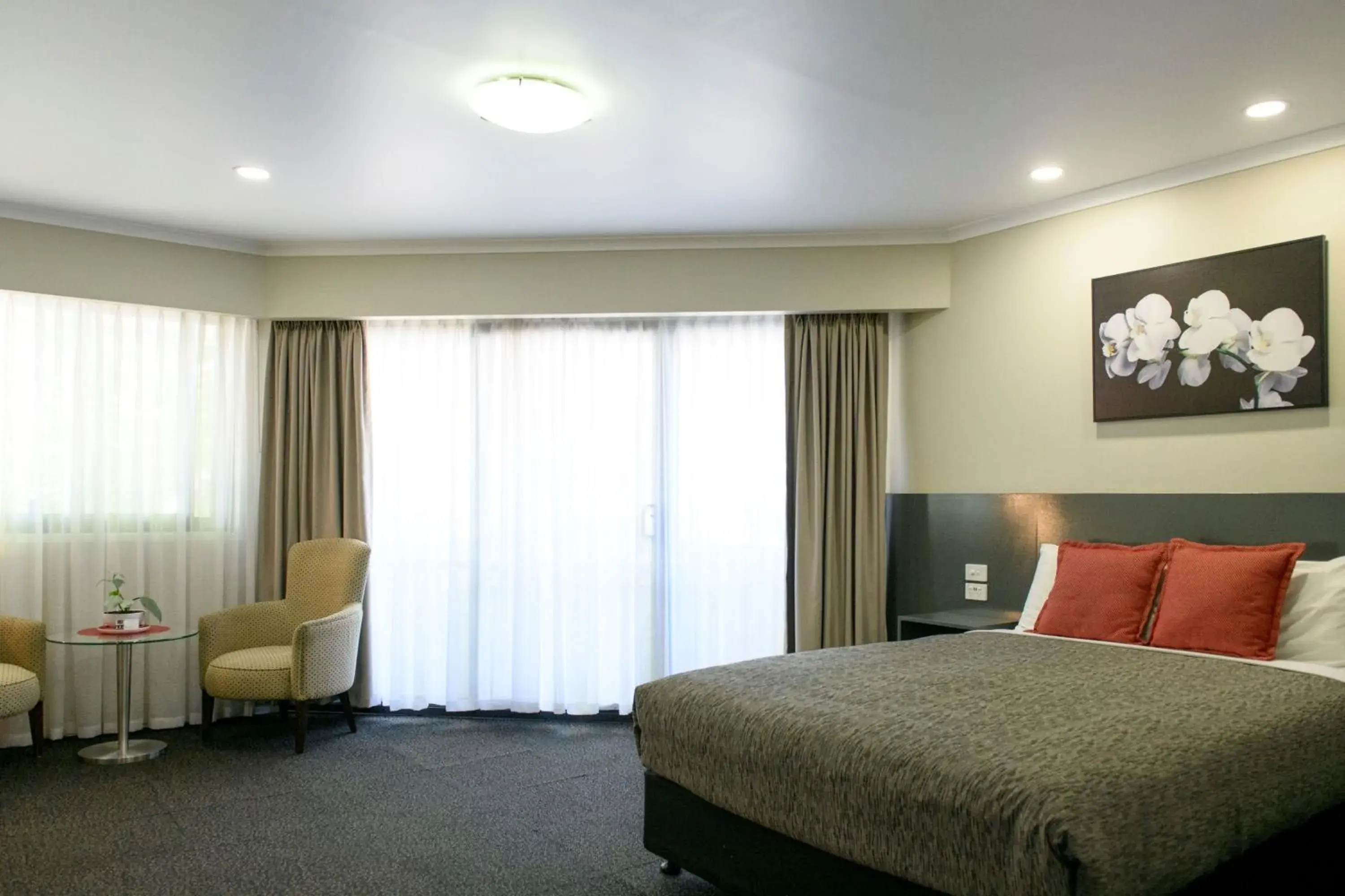 Queen Room with Balcony in Central Deborah Motel Queen Room with Balcony in Central Deborah Motel