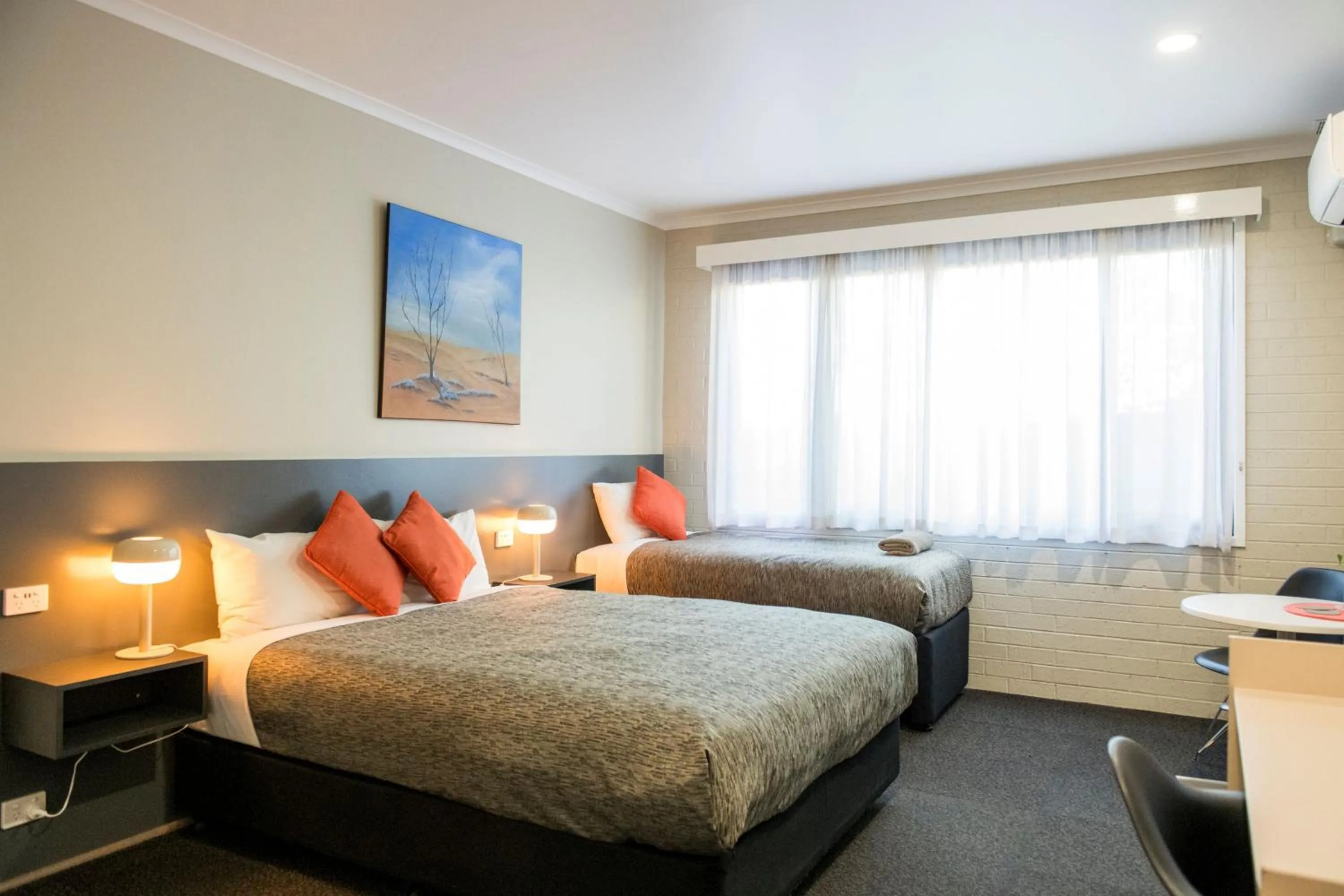 Bedroom, Bed in Central Deborah Motel