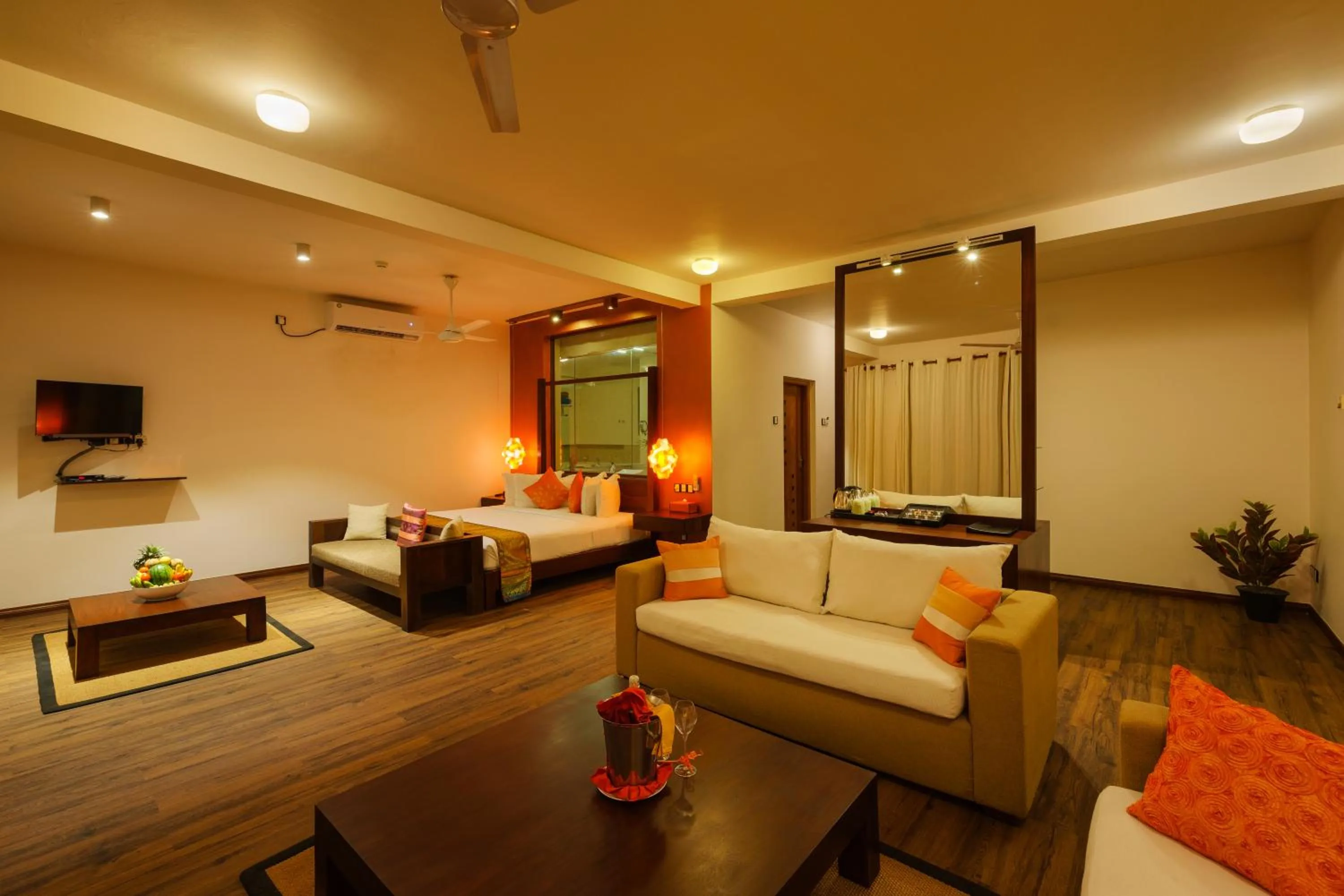 Photo of the whole room in Cocobay Unawatuna