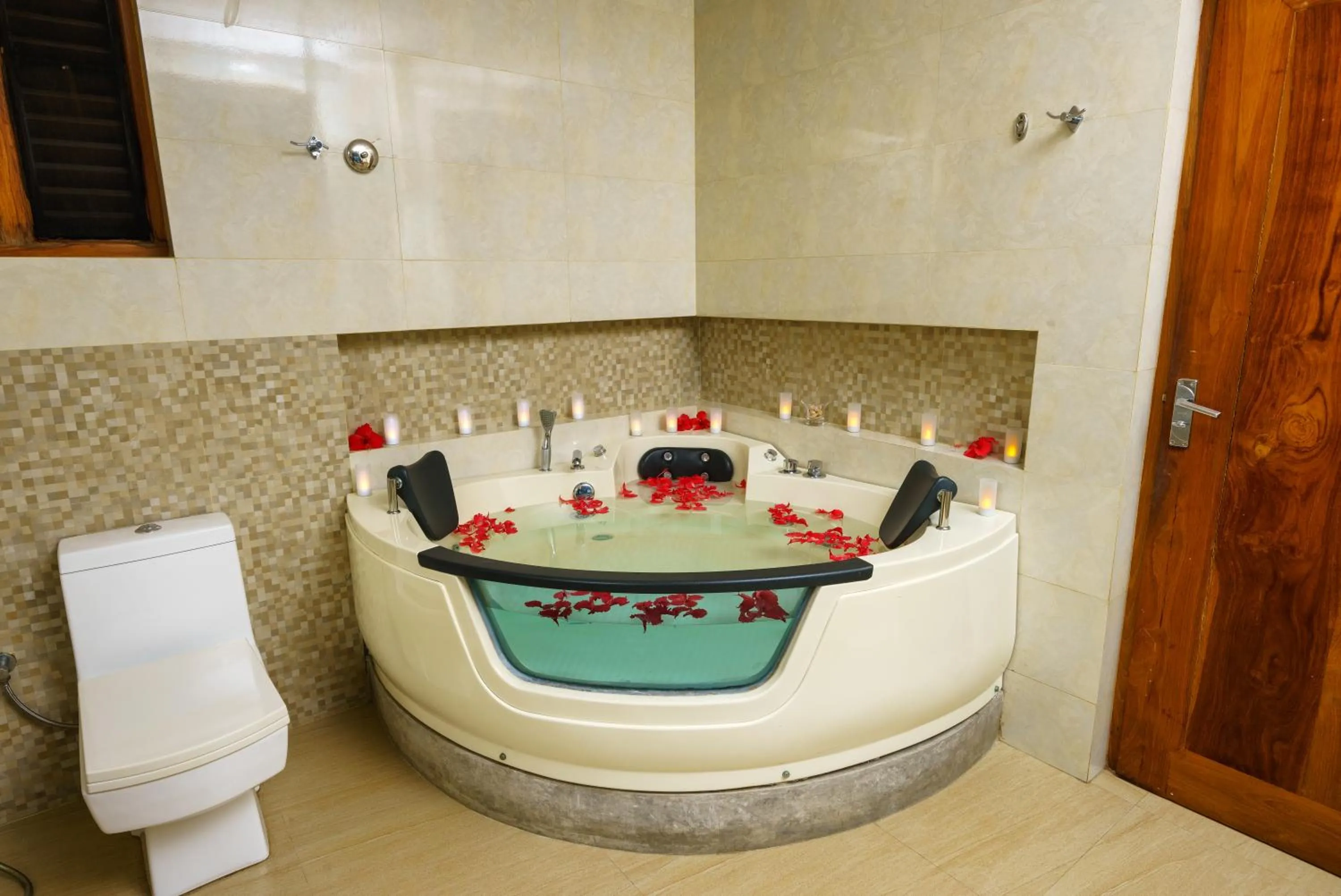 Hot Tub in Cocobay Unawatuna