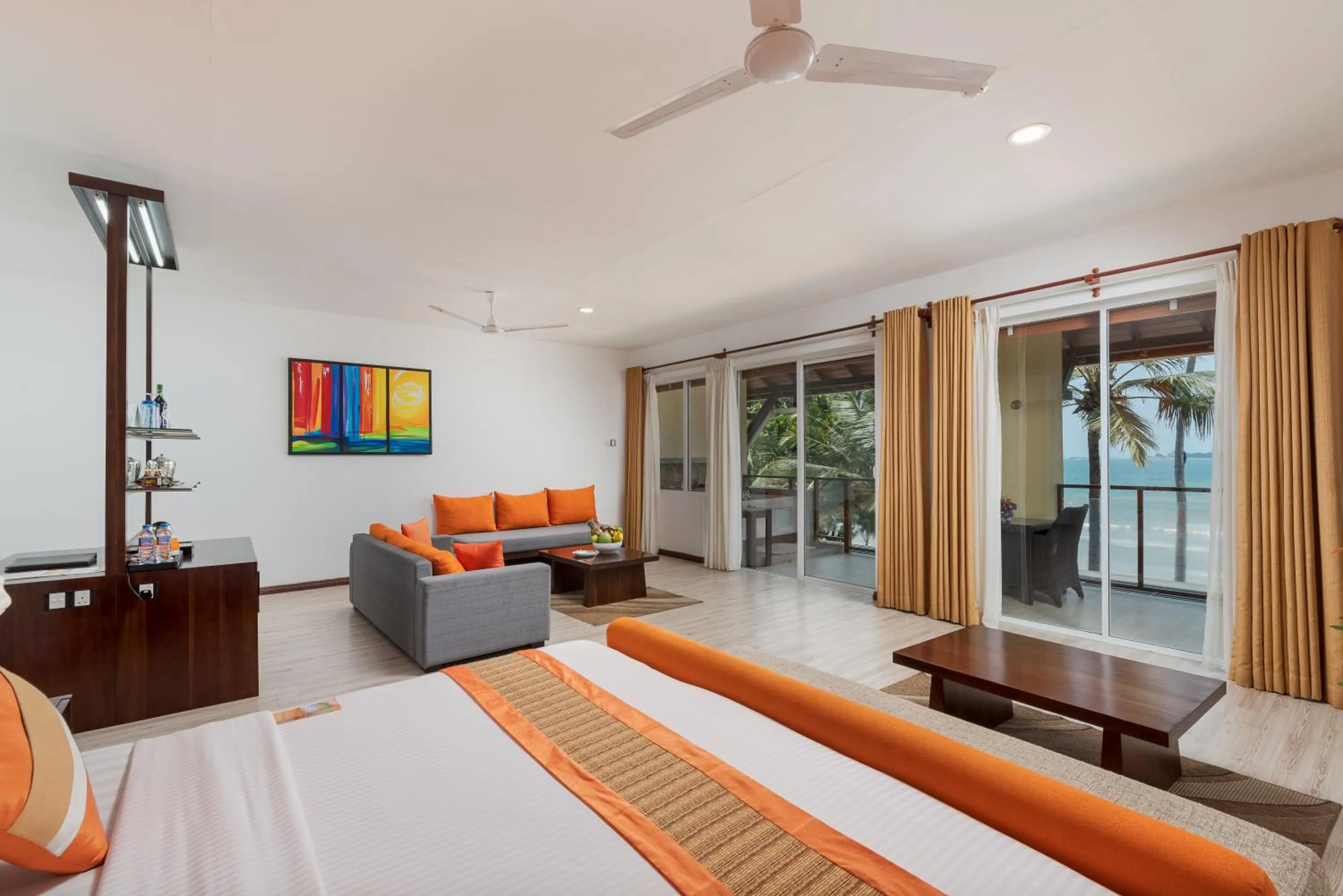 Photo of the whole room, Bed in Cocobay Unawatuna