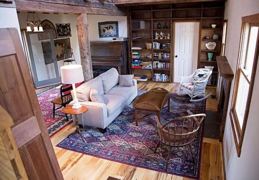Living room in River Bluff Farm Bed and Breakfast