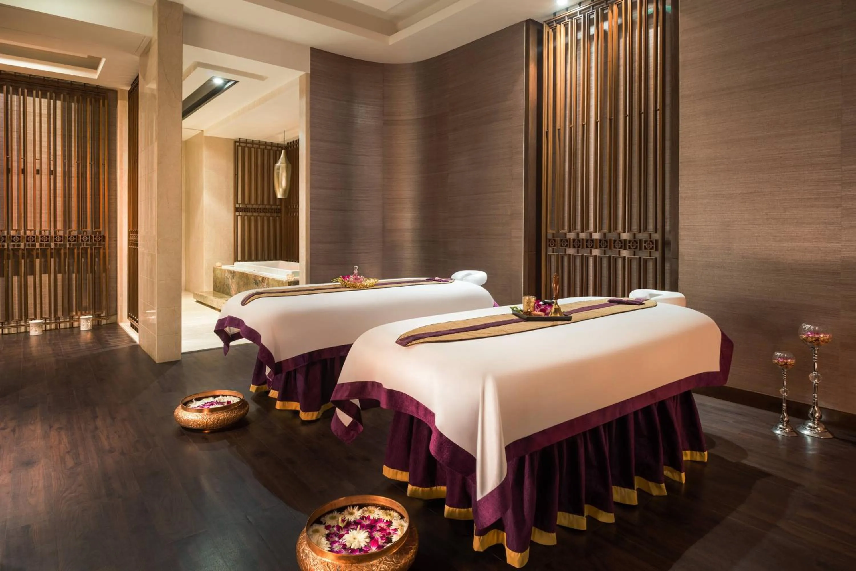 Spa and wellness centre/facilities, Bed in The St. Regis Mumbai