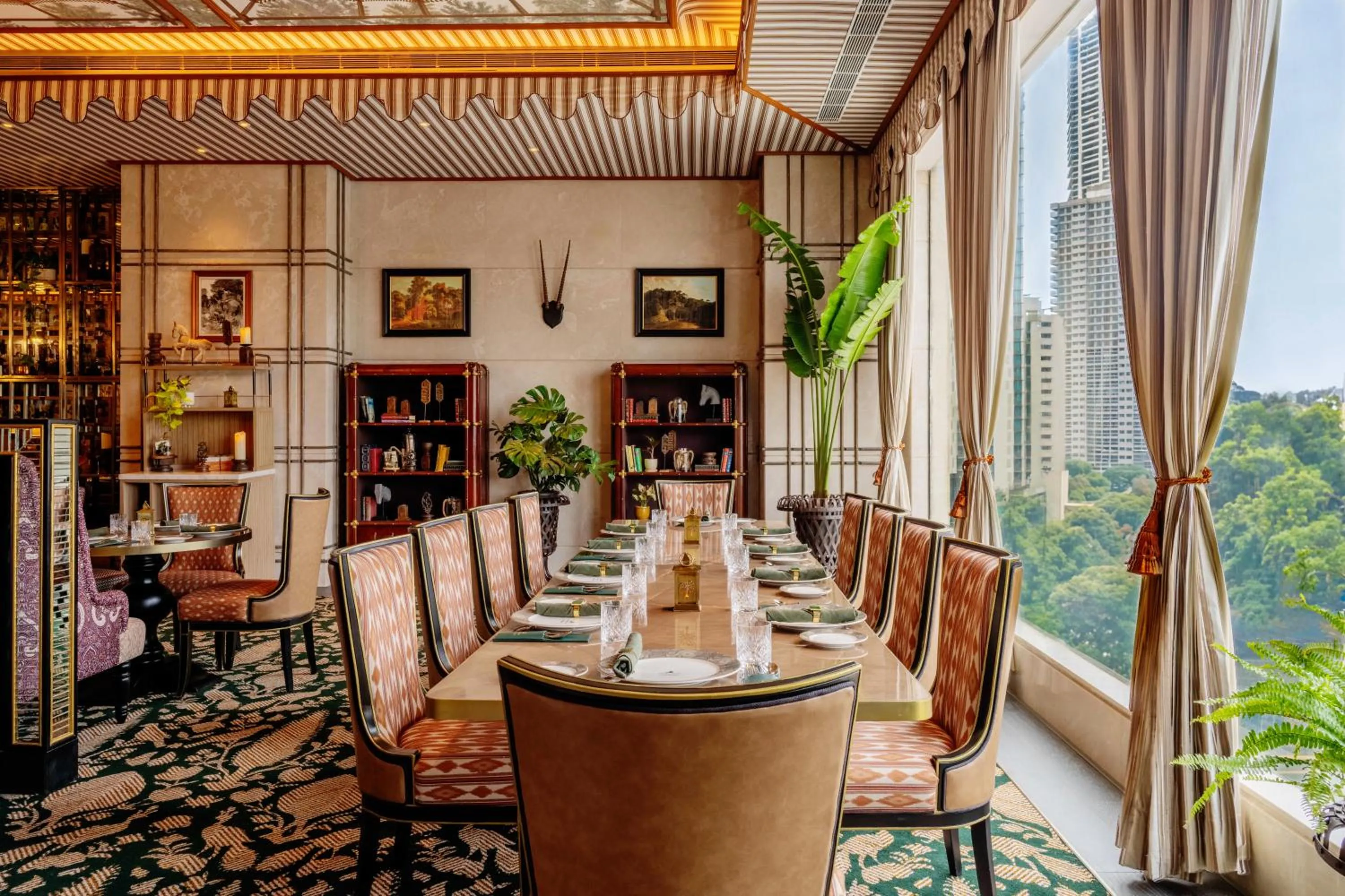 Restaurant/places to eat in The St. Regis Mumbai