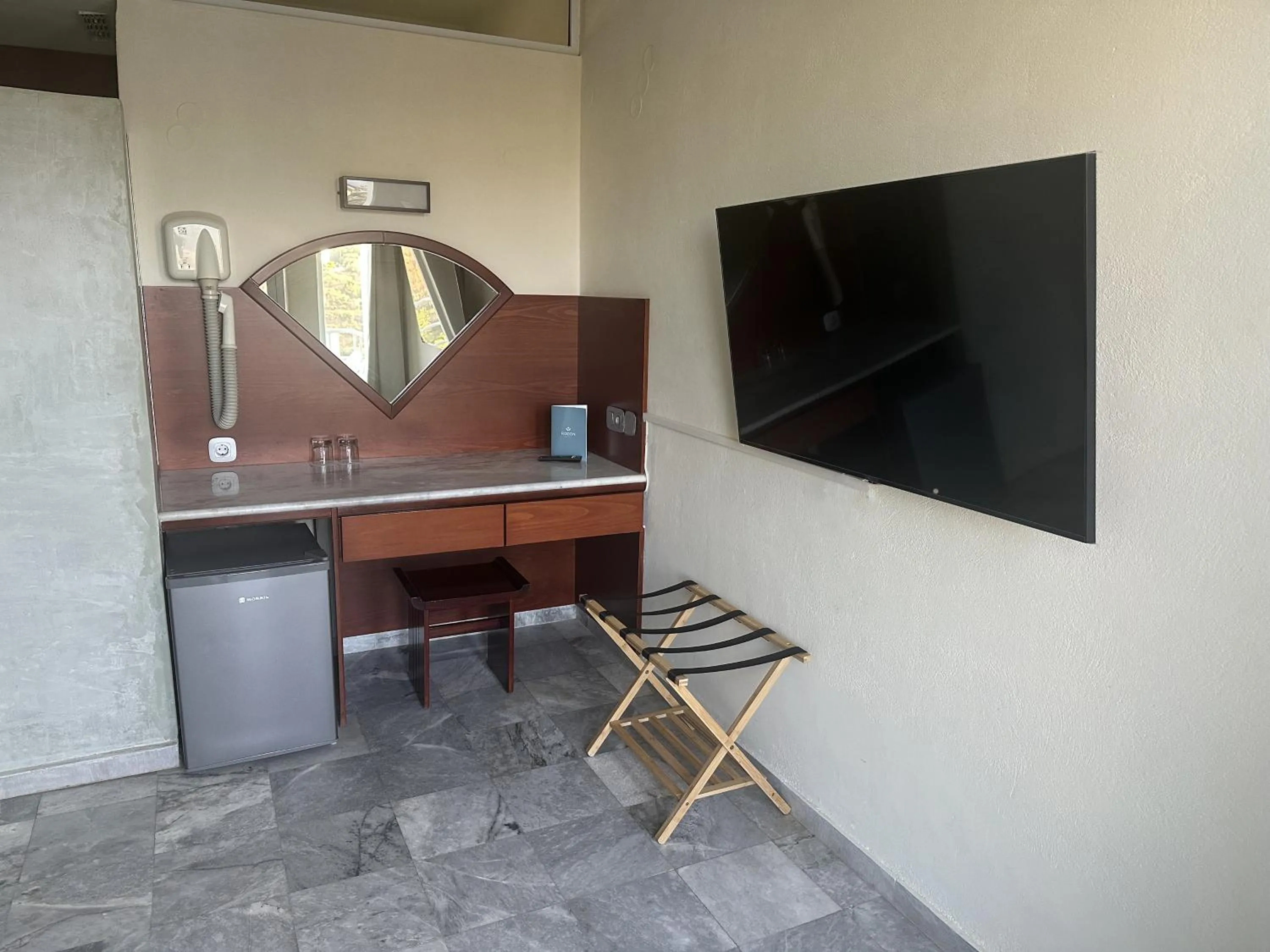 TV and multimedia in Rodon Hotel