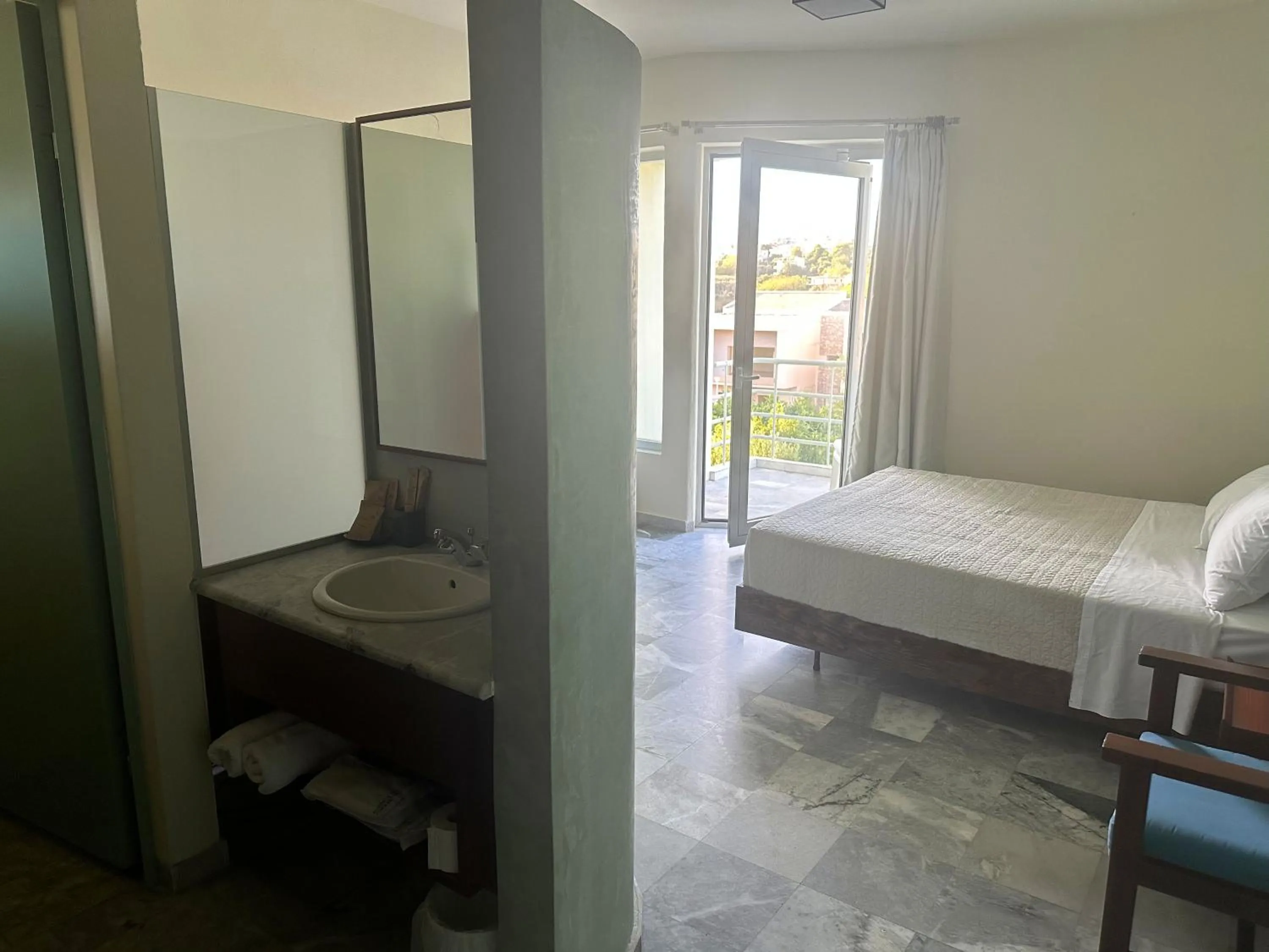 Toilet, Bed in Rodon Hotel