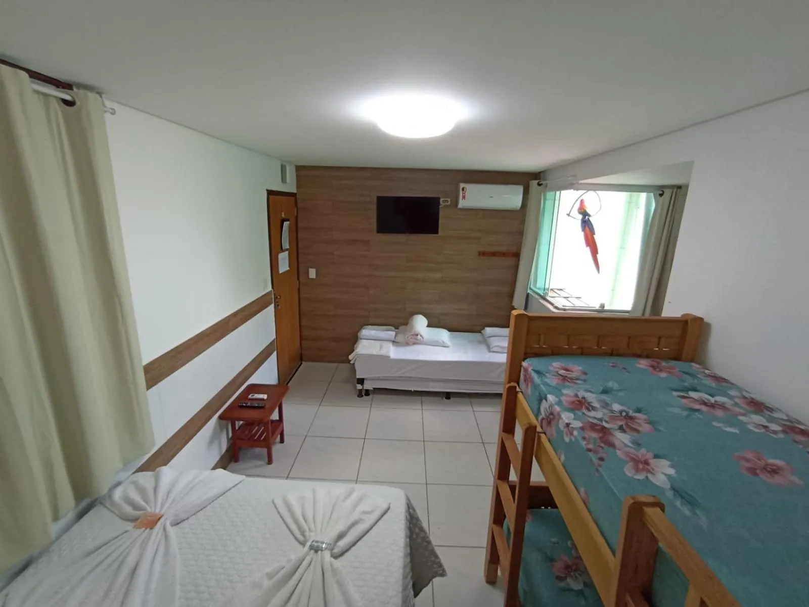 Photo of the whole room, Bed in Suites Porto Frevo