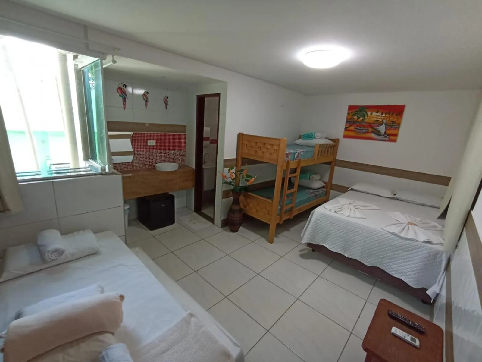 Photo of the whole room, Bed in Suites Porto Frevo