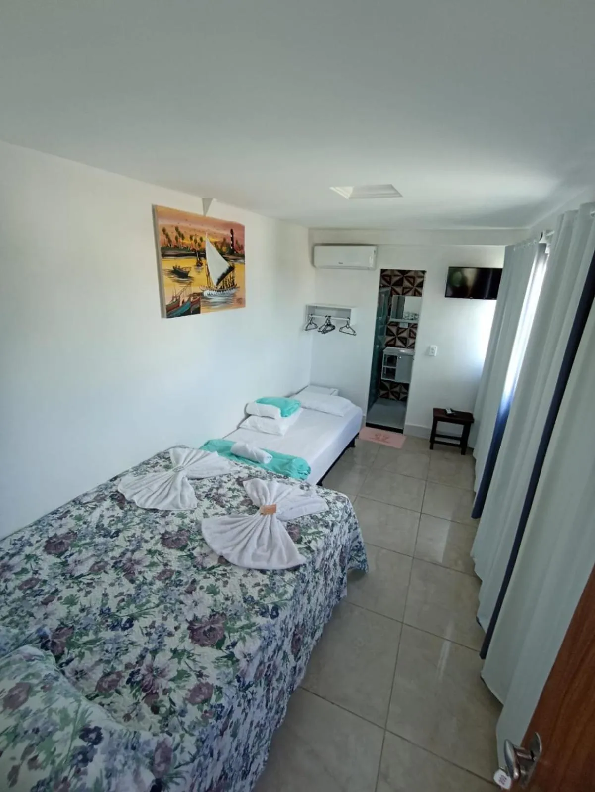 Photo of the whole room, Bed in Suites Porto Frevo