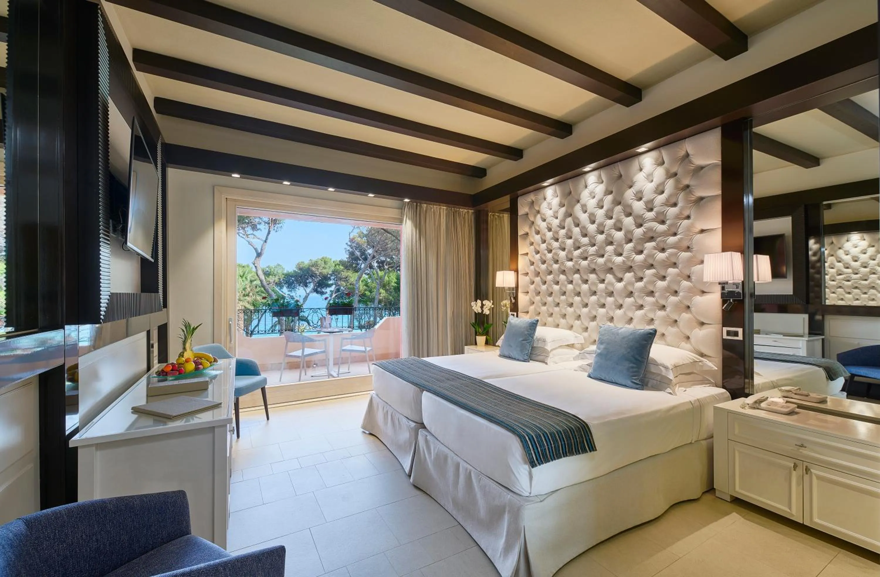 Bedroom, Bed in Forte Village Resort - Il Castello